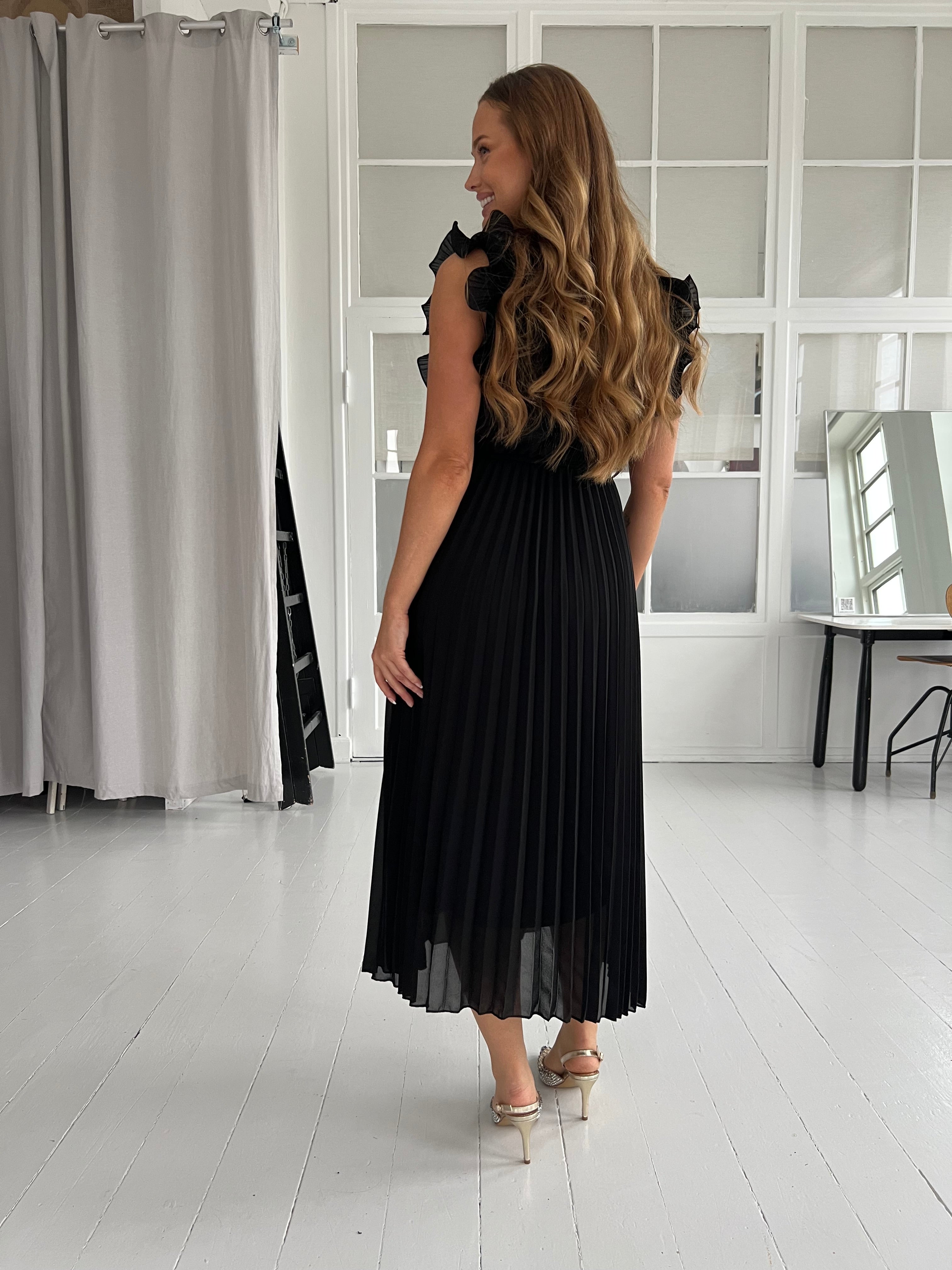 Elle sort frill dress