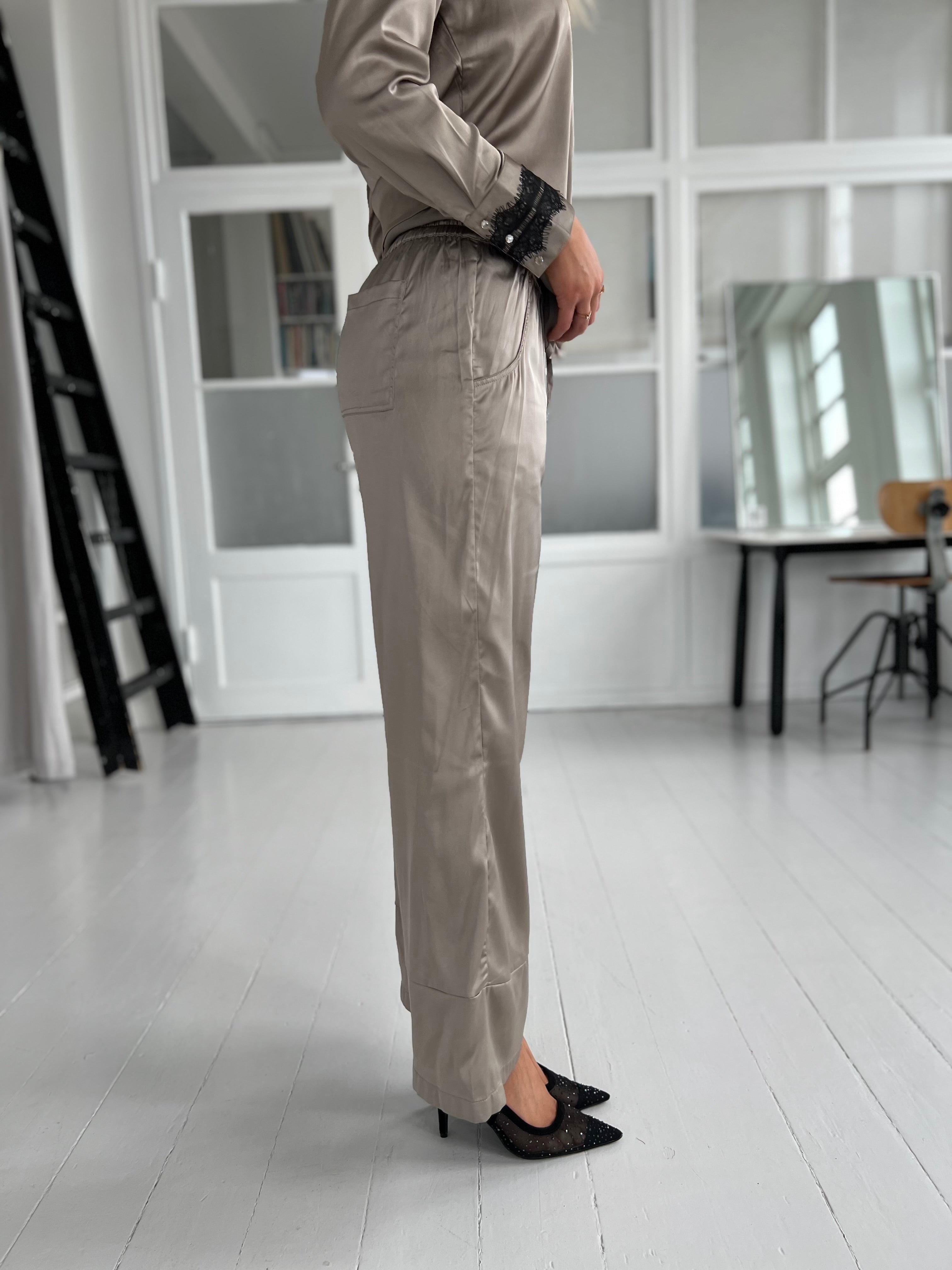 Gaspar Honolulu grey satin pants