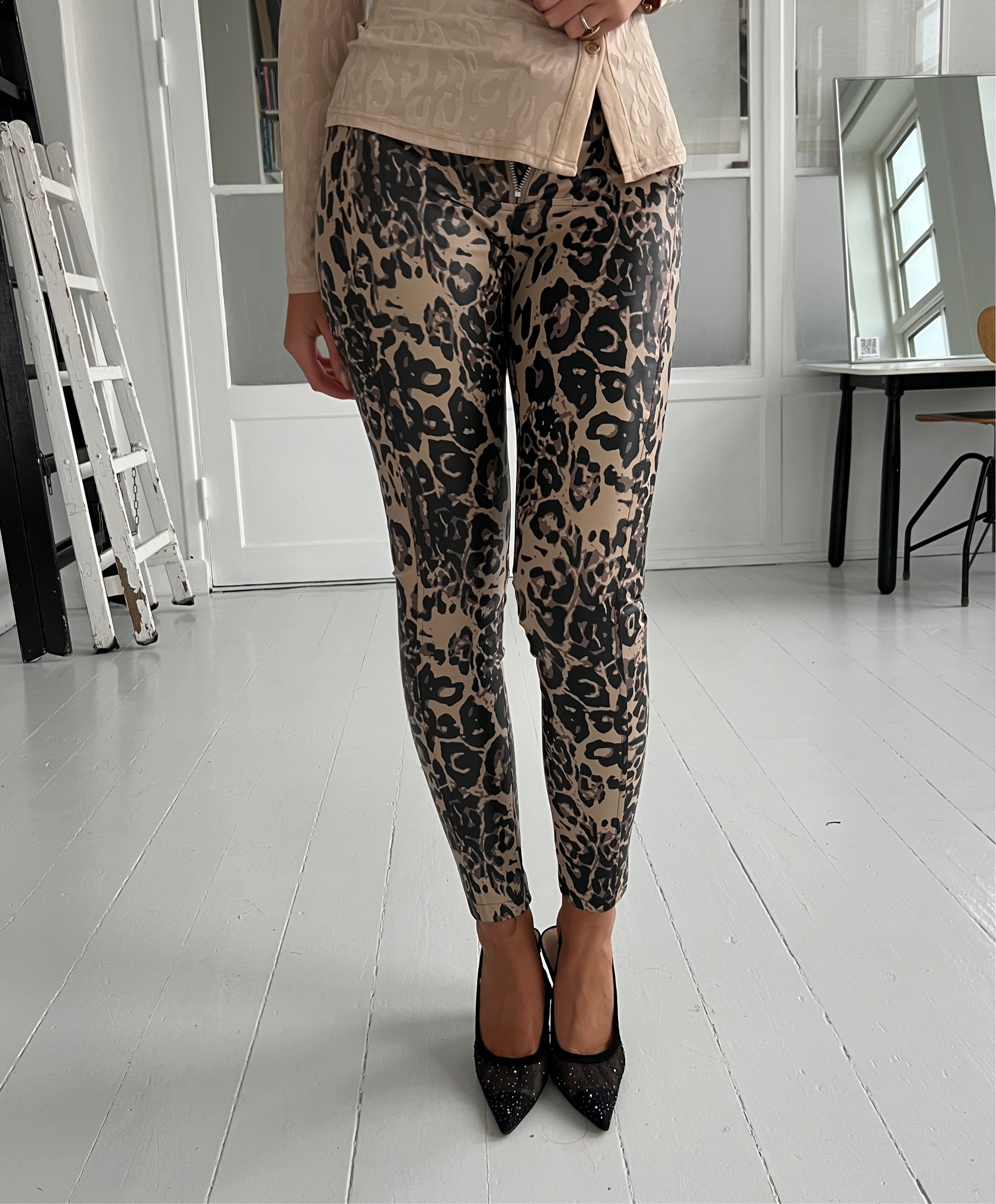 Its May leopard pants