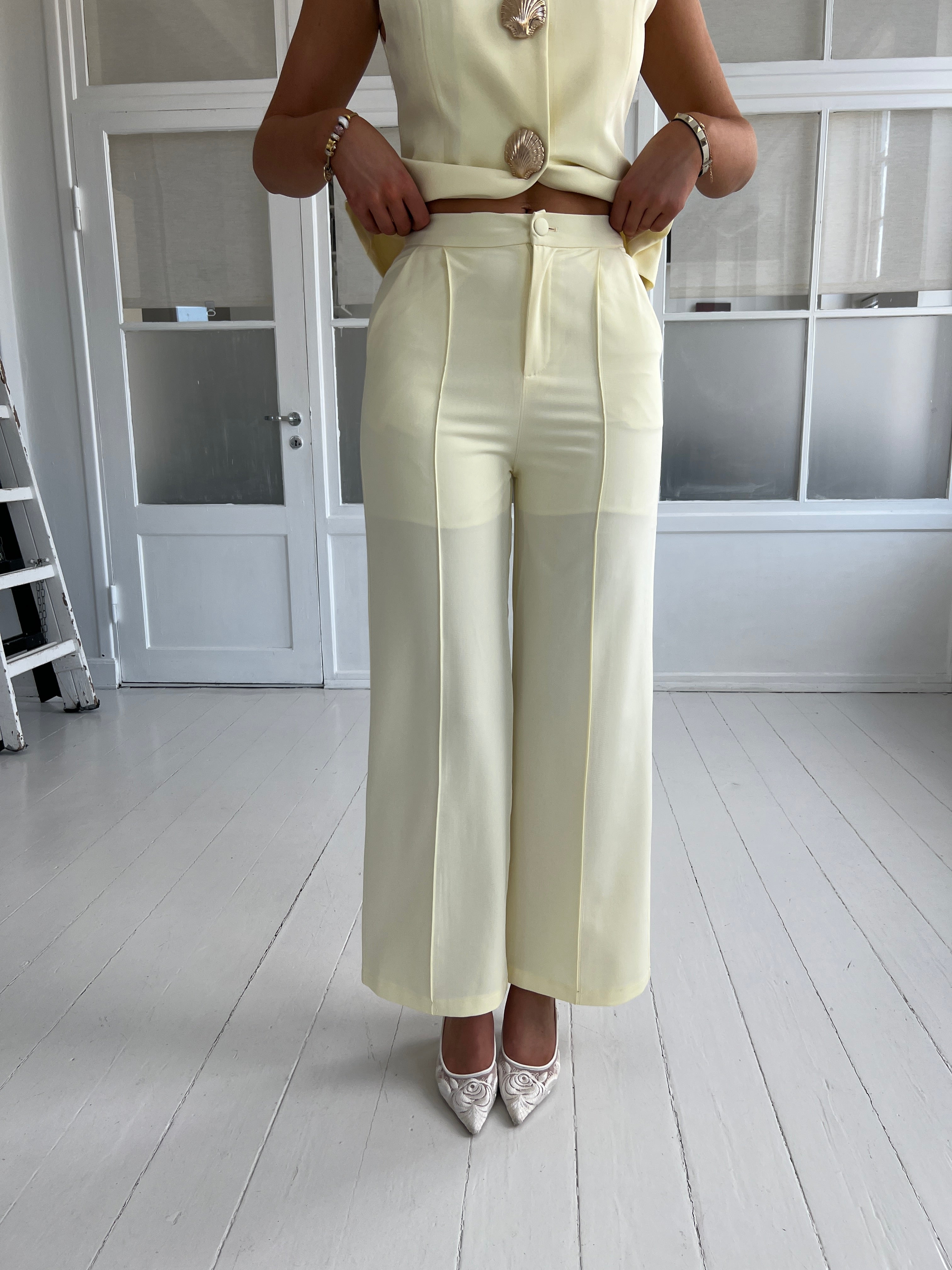 Elli yellow straight pants