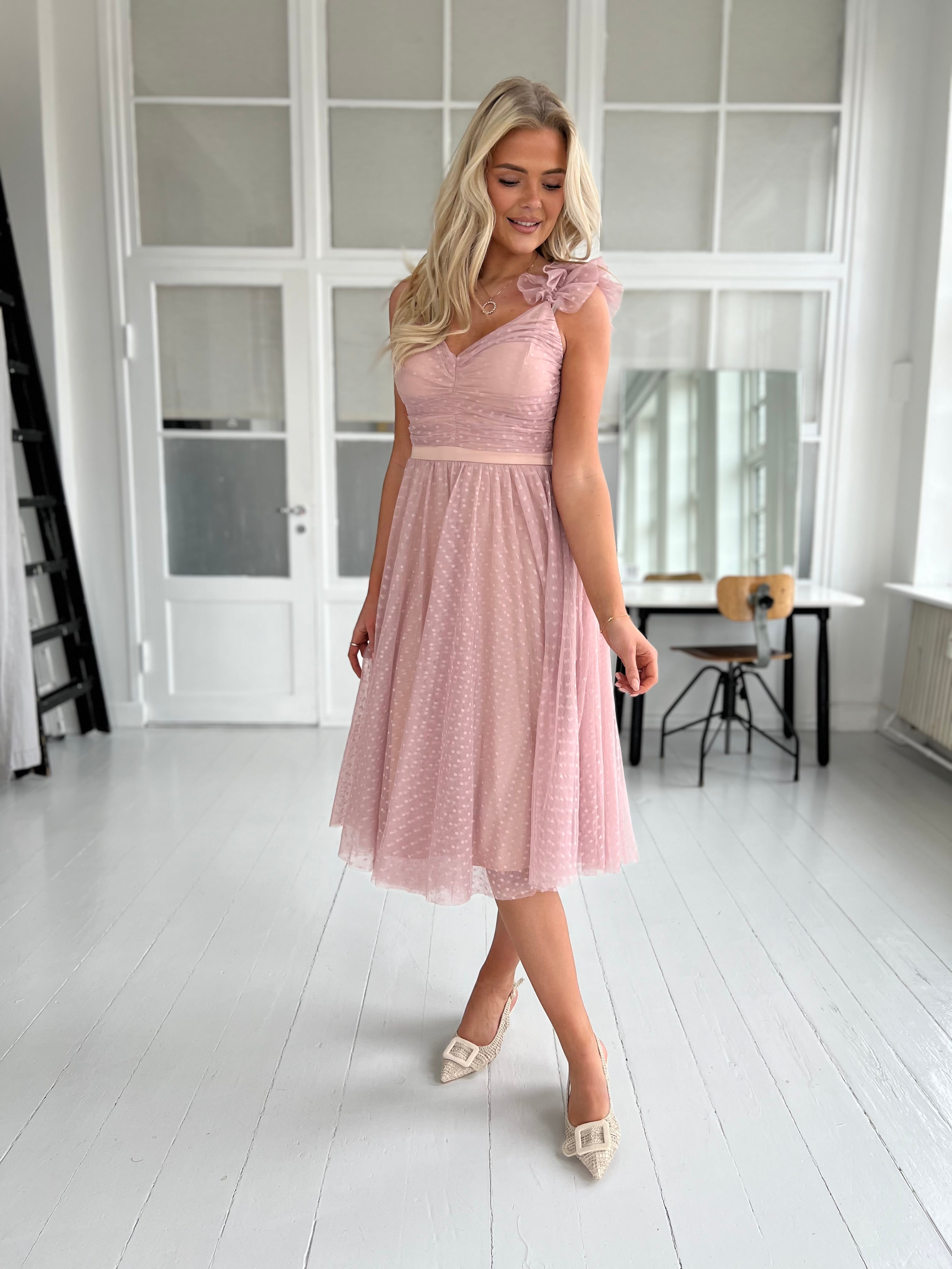 Soky rosa tulle dress