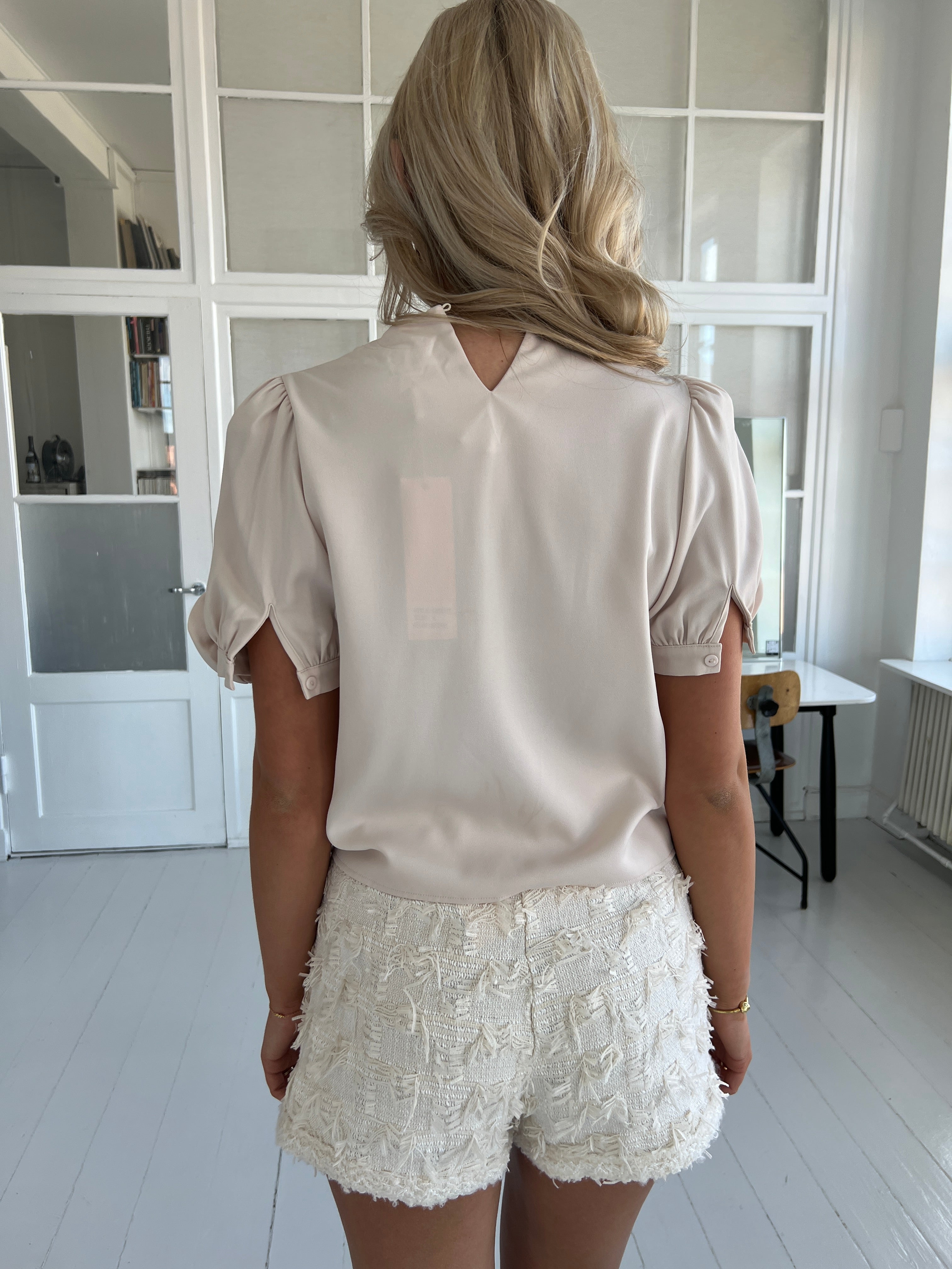 Elli White beige blouse