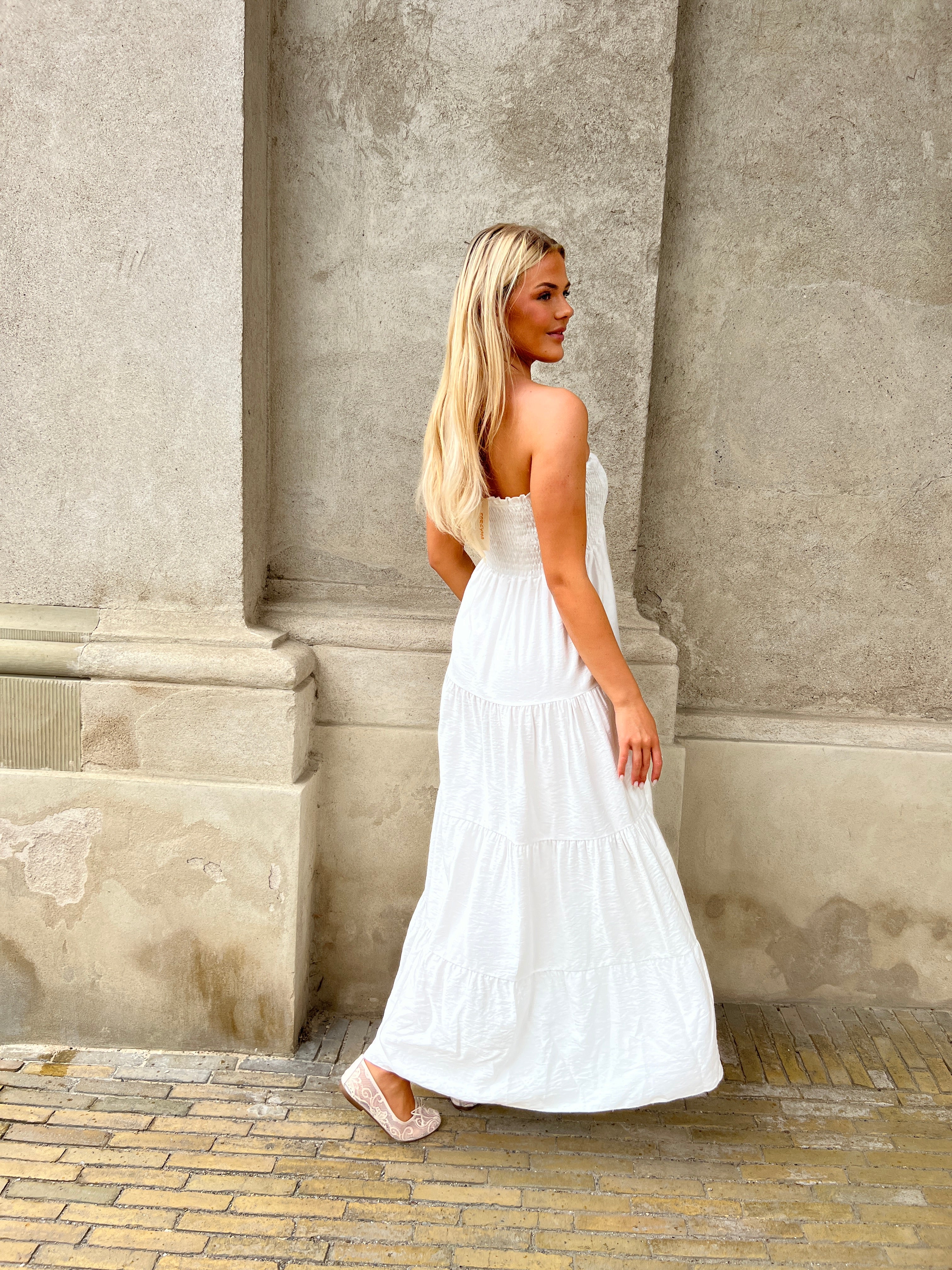 Syma white summer dress