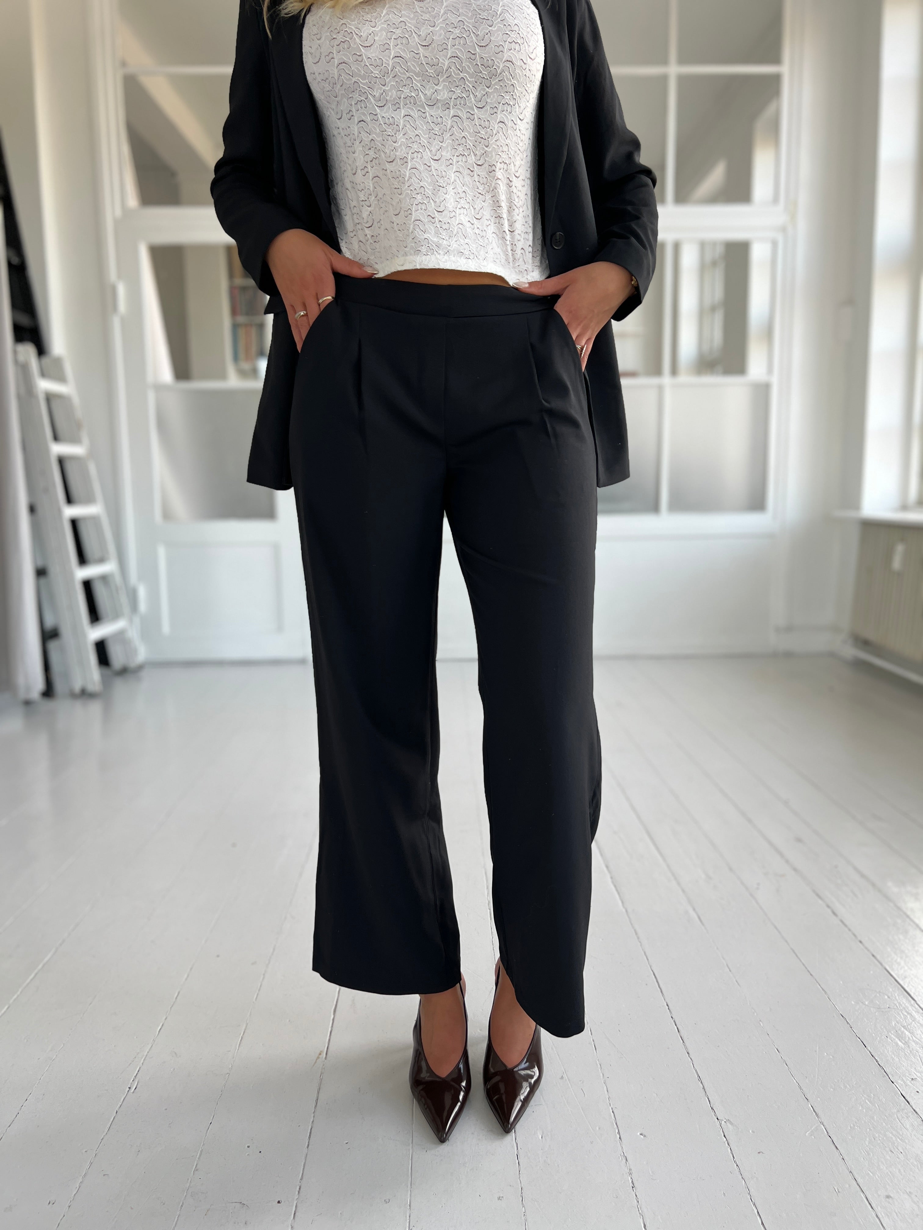 Sisters Point Viska pants Black