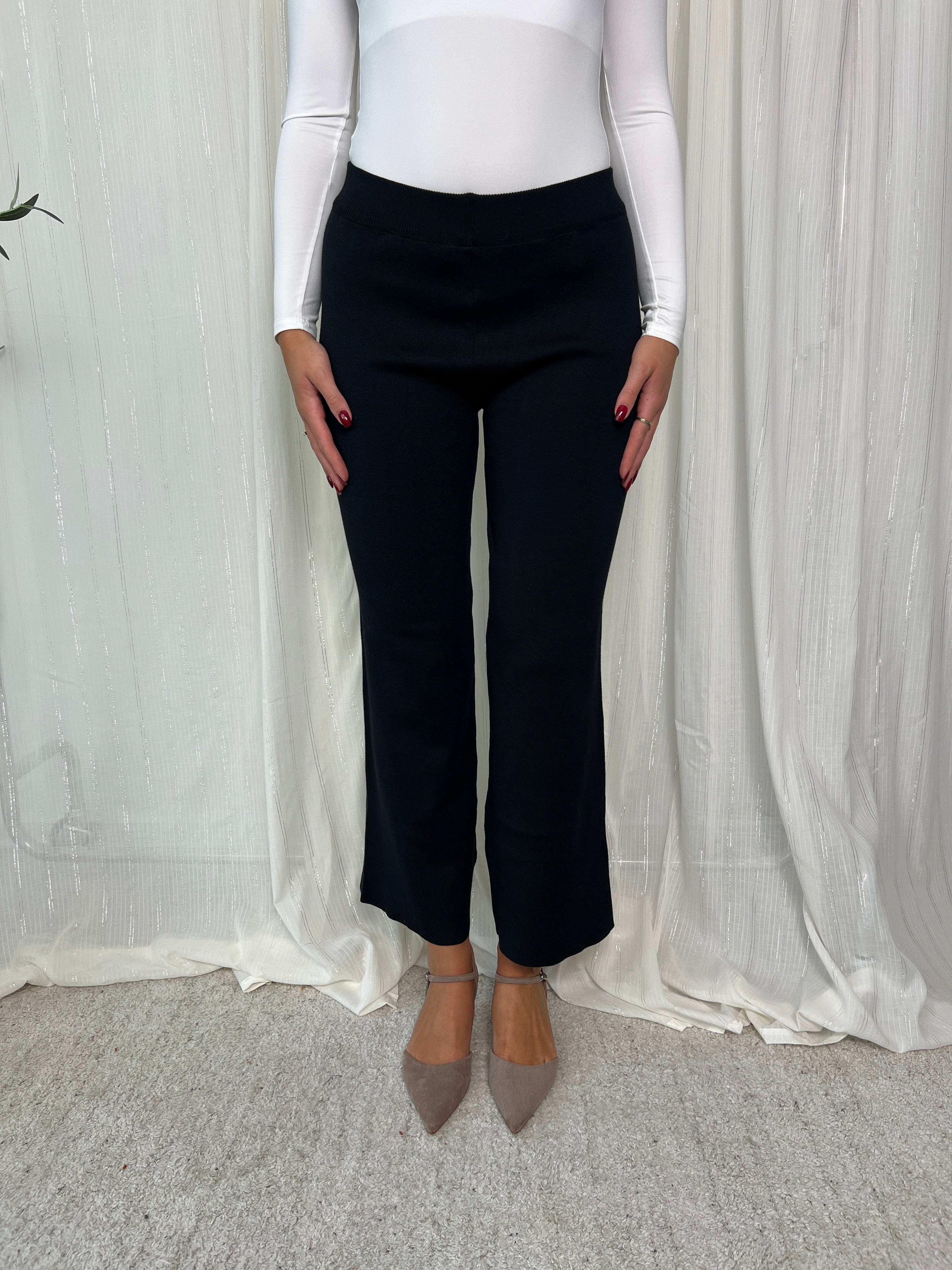 Liva black knit pants fra webshoppen Aaberg Copenhagen