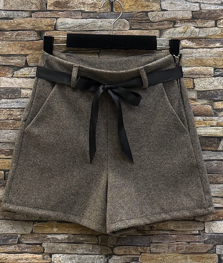 Elle brown shorts with bow belt fra webshoppen Aaberg Copenhagen