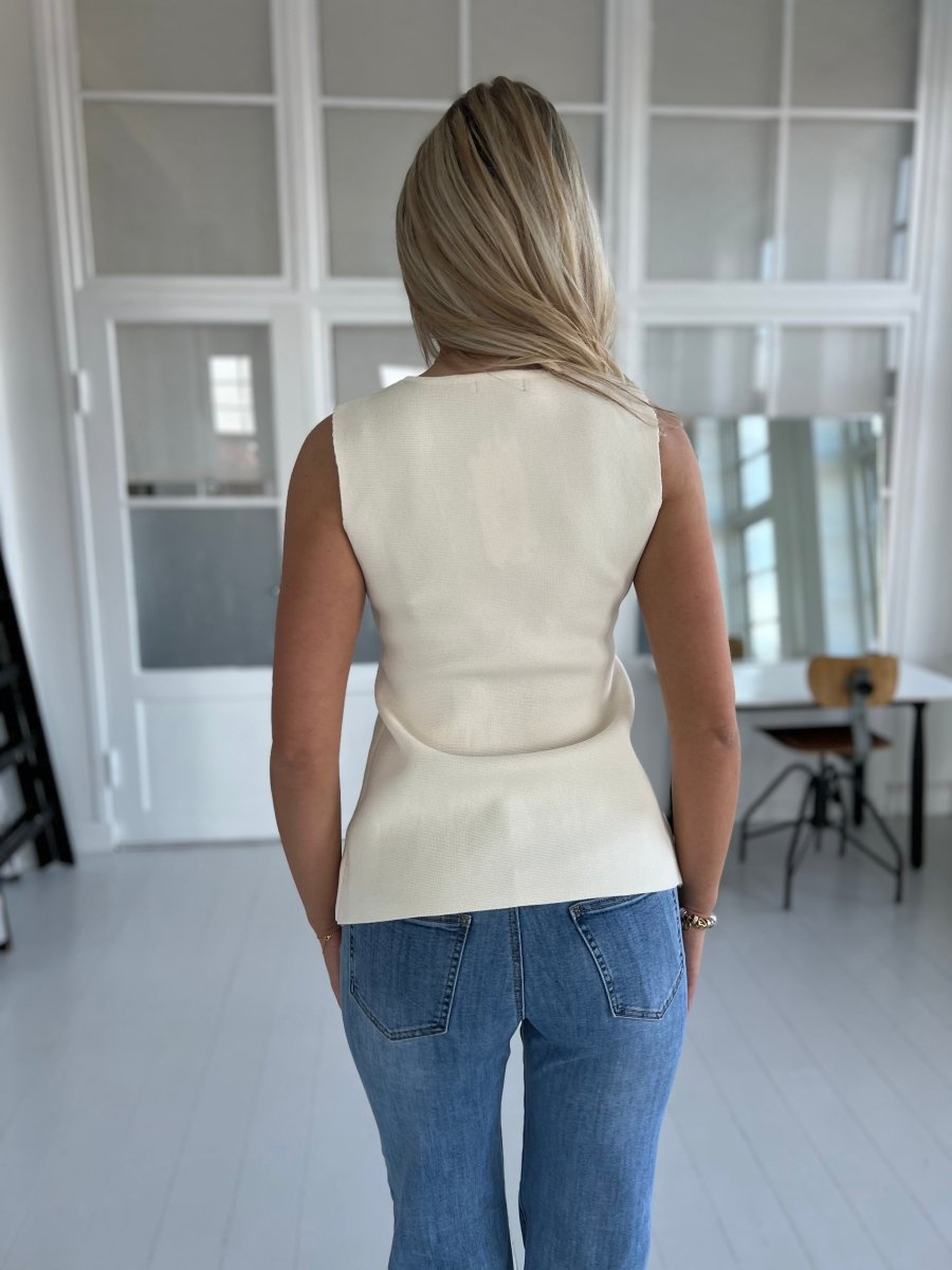 Azaka knit vest - Aaberg DK