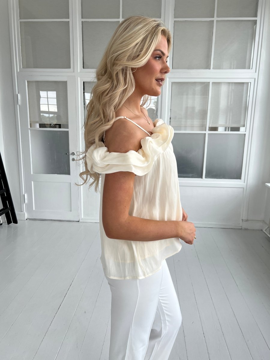 Elli creme satin top - Aaberg DK