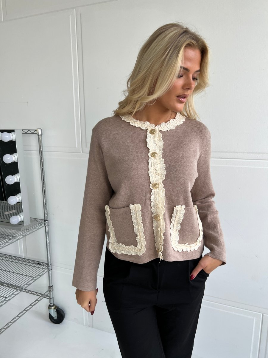 Exquiss cardigan with ruffles - Aaberg DK