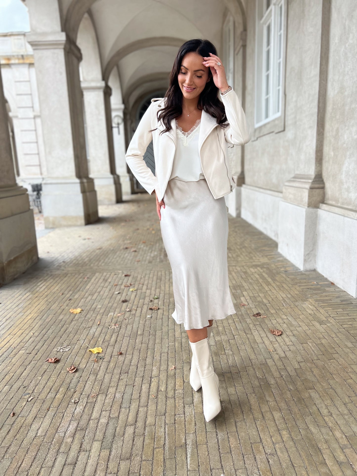 Elle sølv satin nederdel