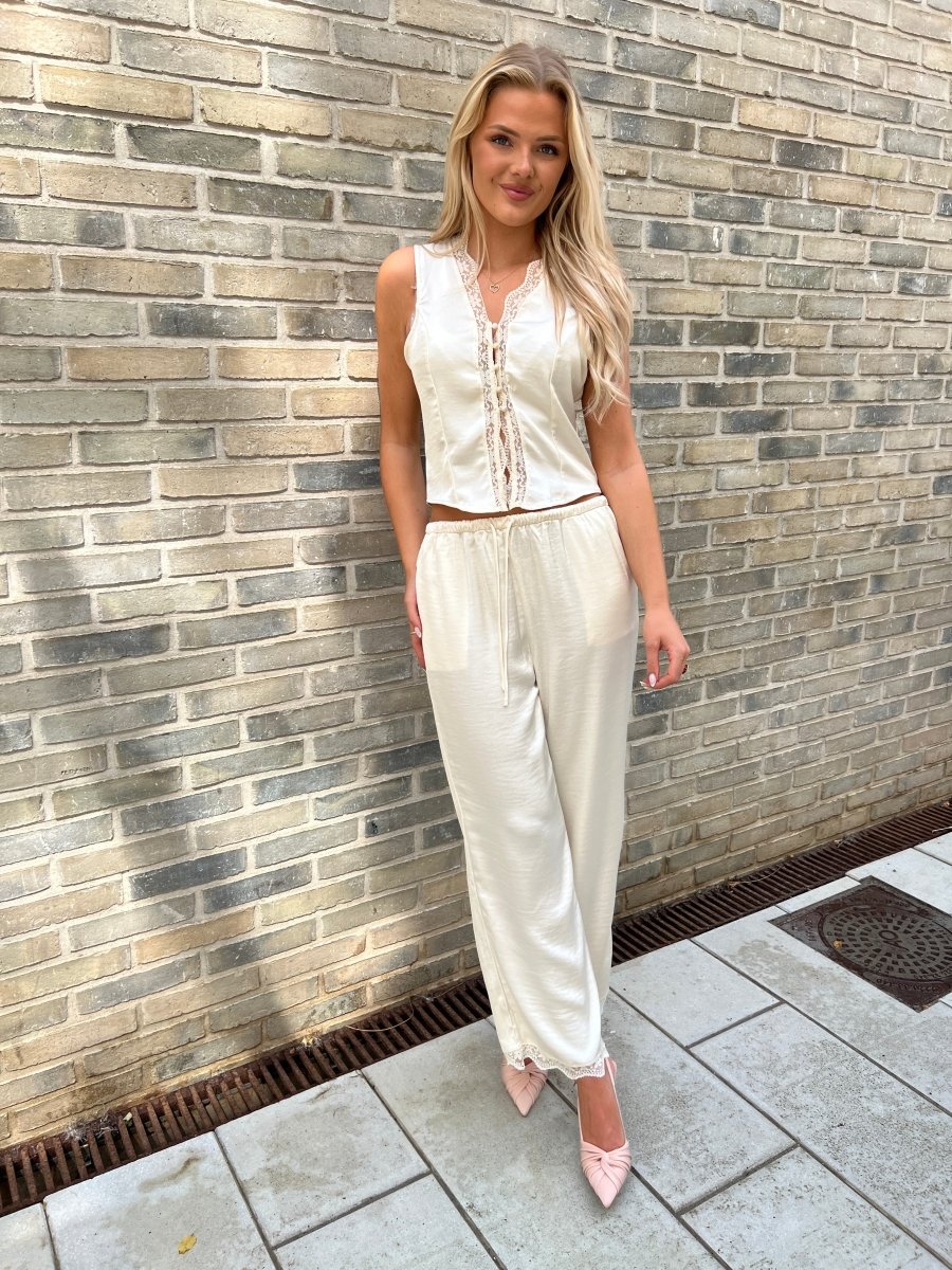 Its may satin lace set - Aaberg DK