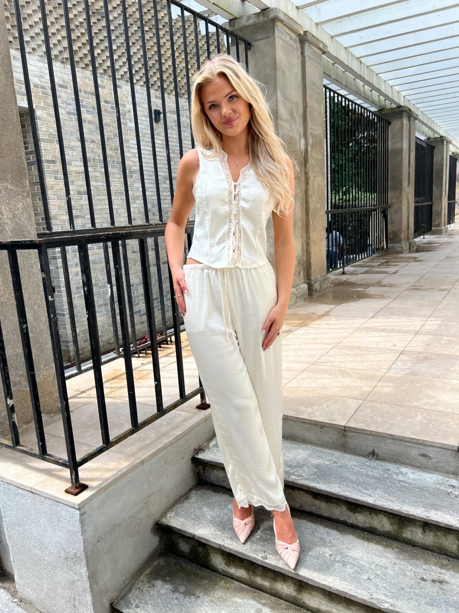 Its may satin lace set - Aaberg DK