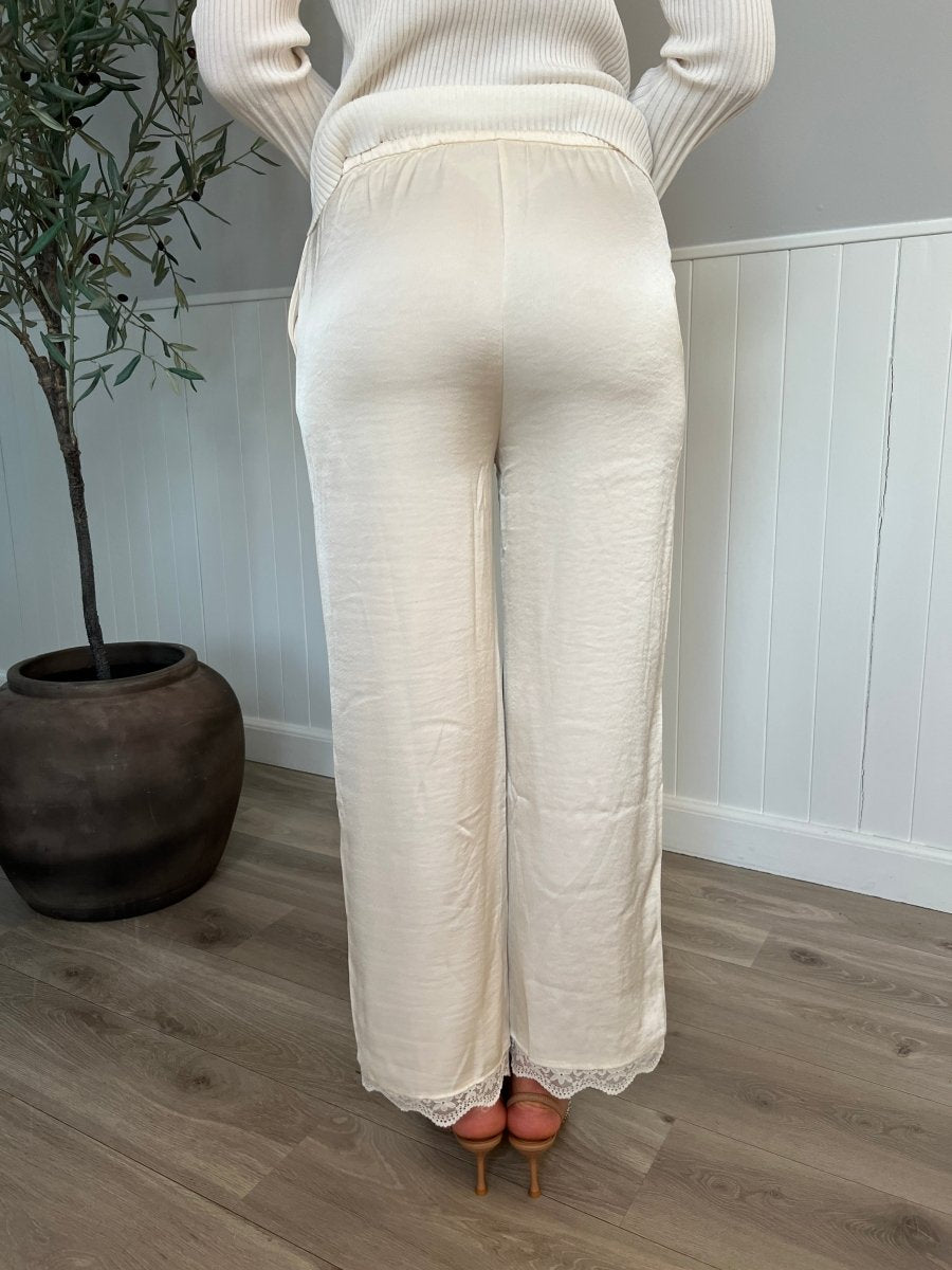 Maya satin pants with lace - Aaberg DK