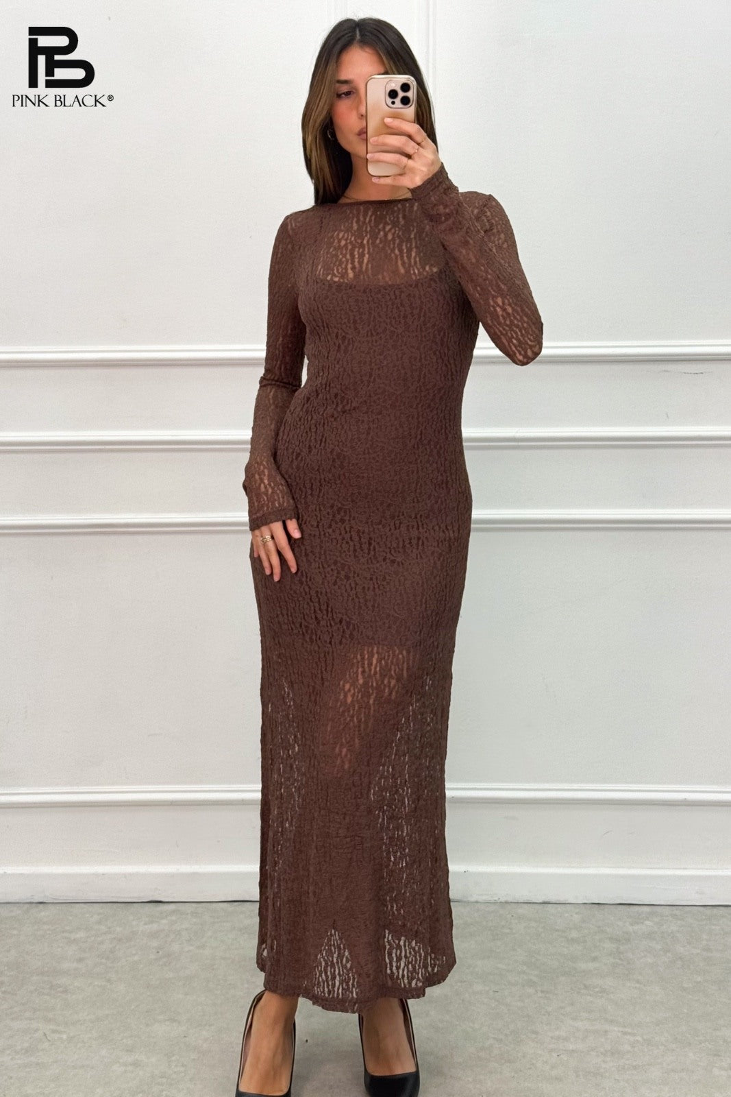 Yita brown long lace dress fra webshoppen Aaberg Copenhagen