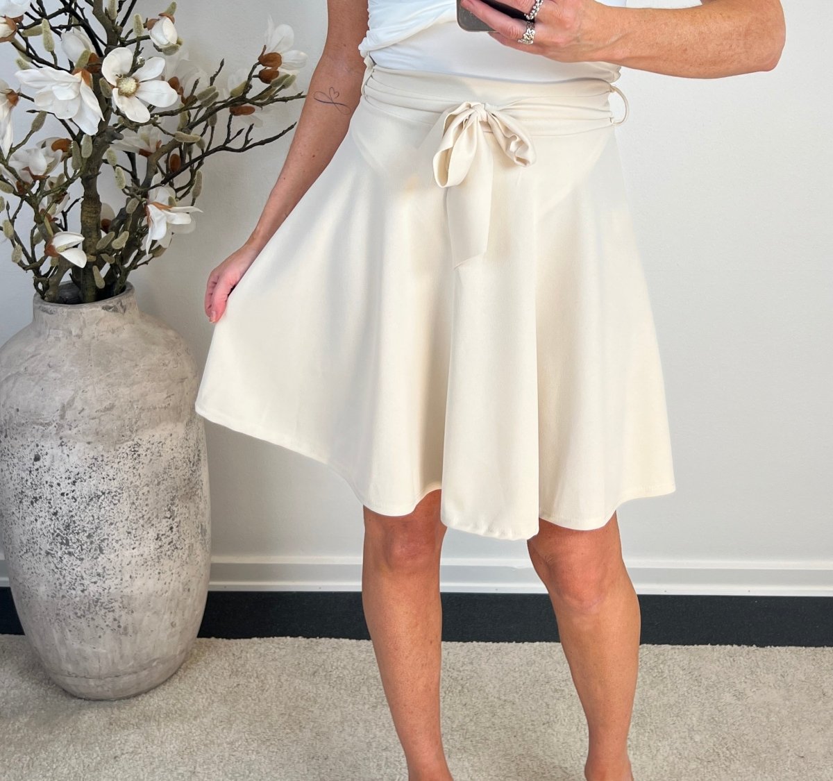 Syma beige short skirt - Aaberg DK