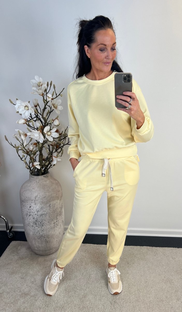 Syma Yellow tracksuit - Aaberg DK