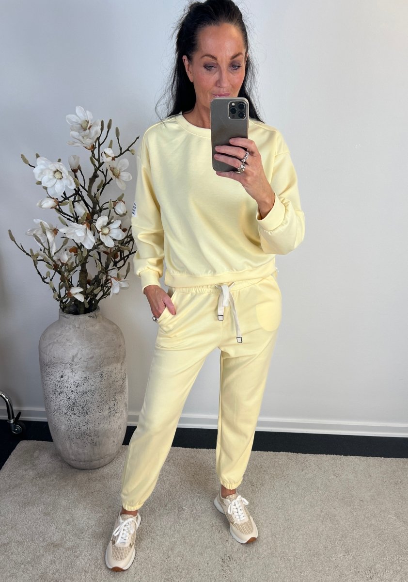 Syma Yellow tracksuit - Aaberg DK