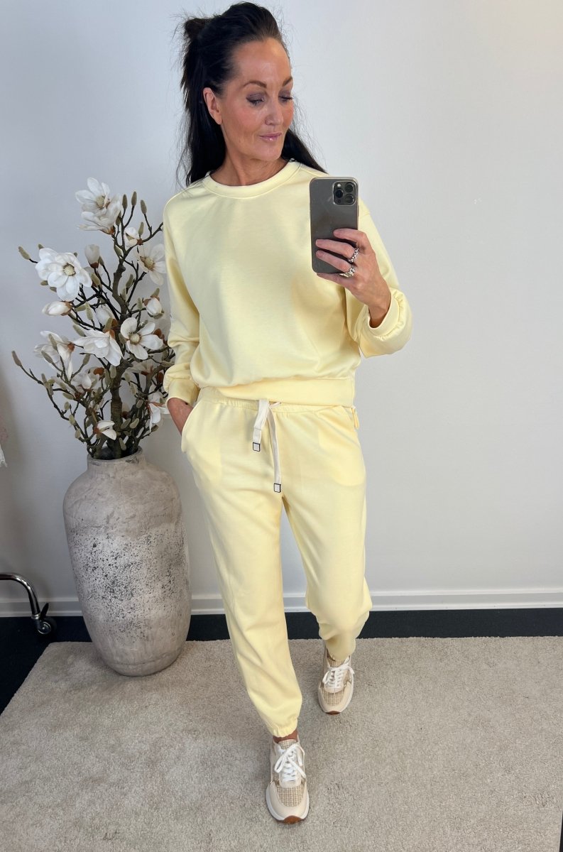 Syma Yellow tracksuit - Aaberg DK