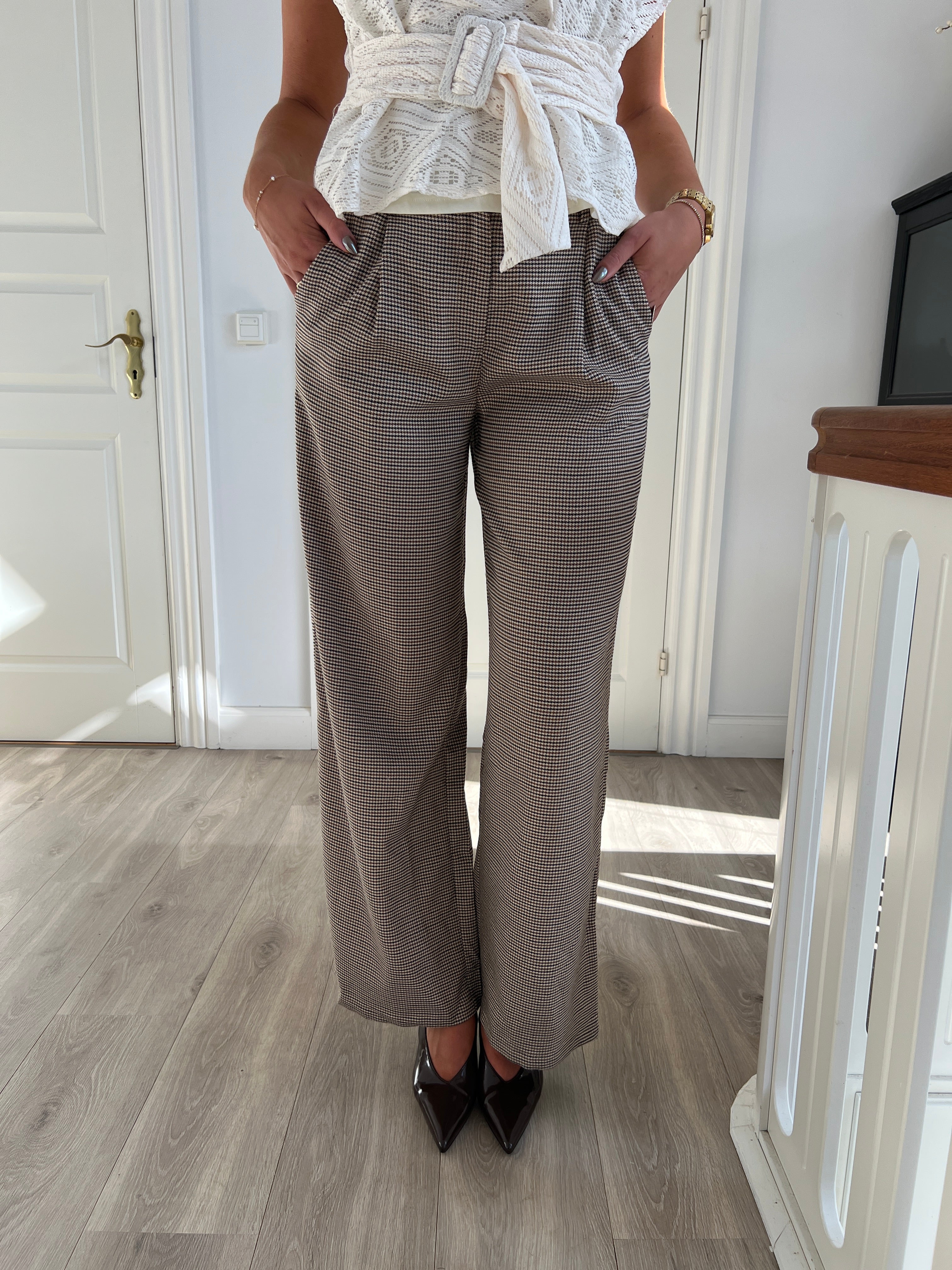 Eight Luxe brunternet pants - Åberg Copenhagen
