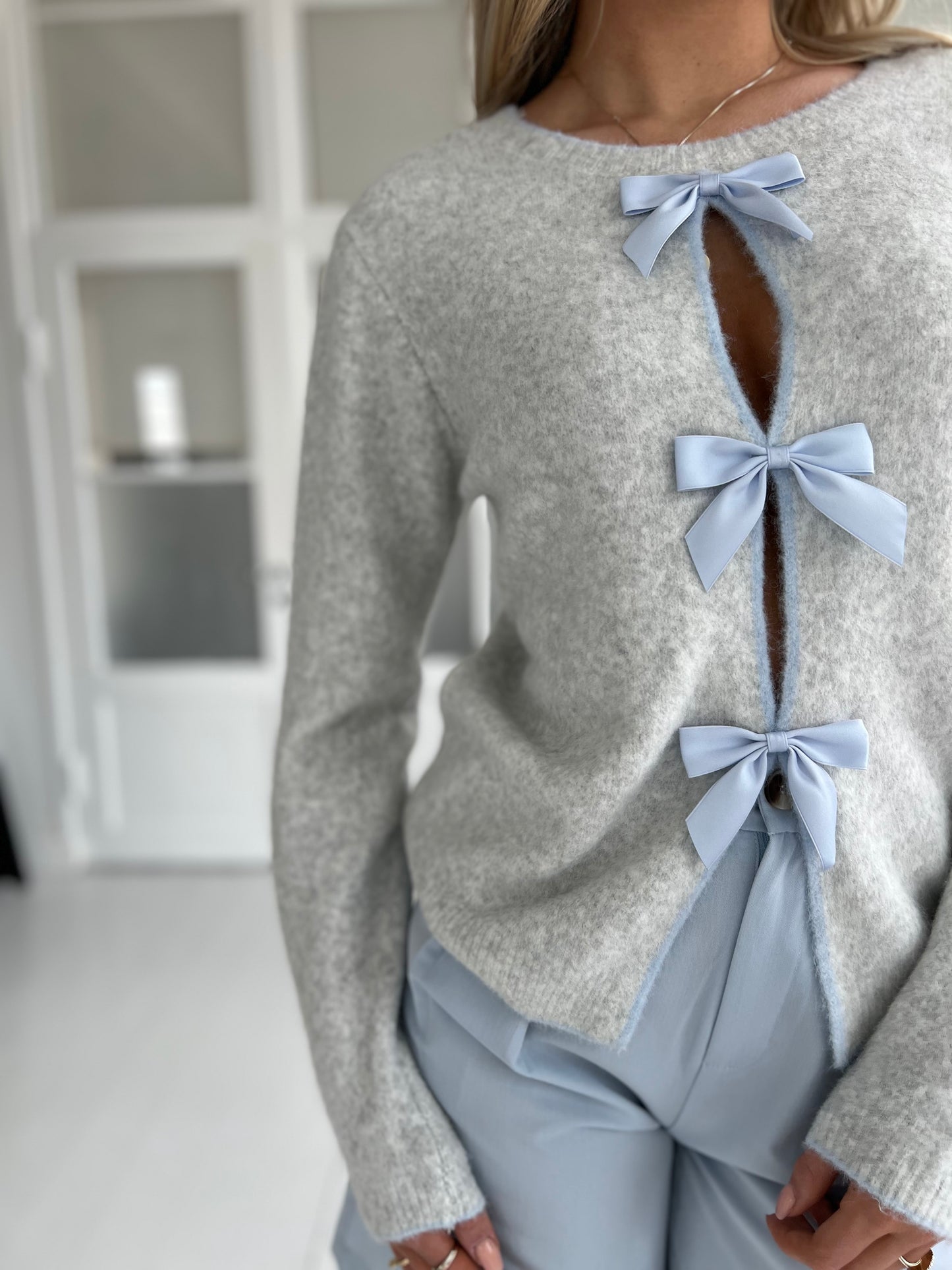 Azaka grey bow knit (8472)