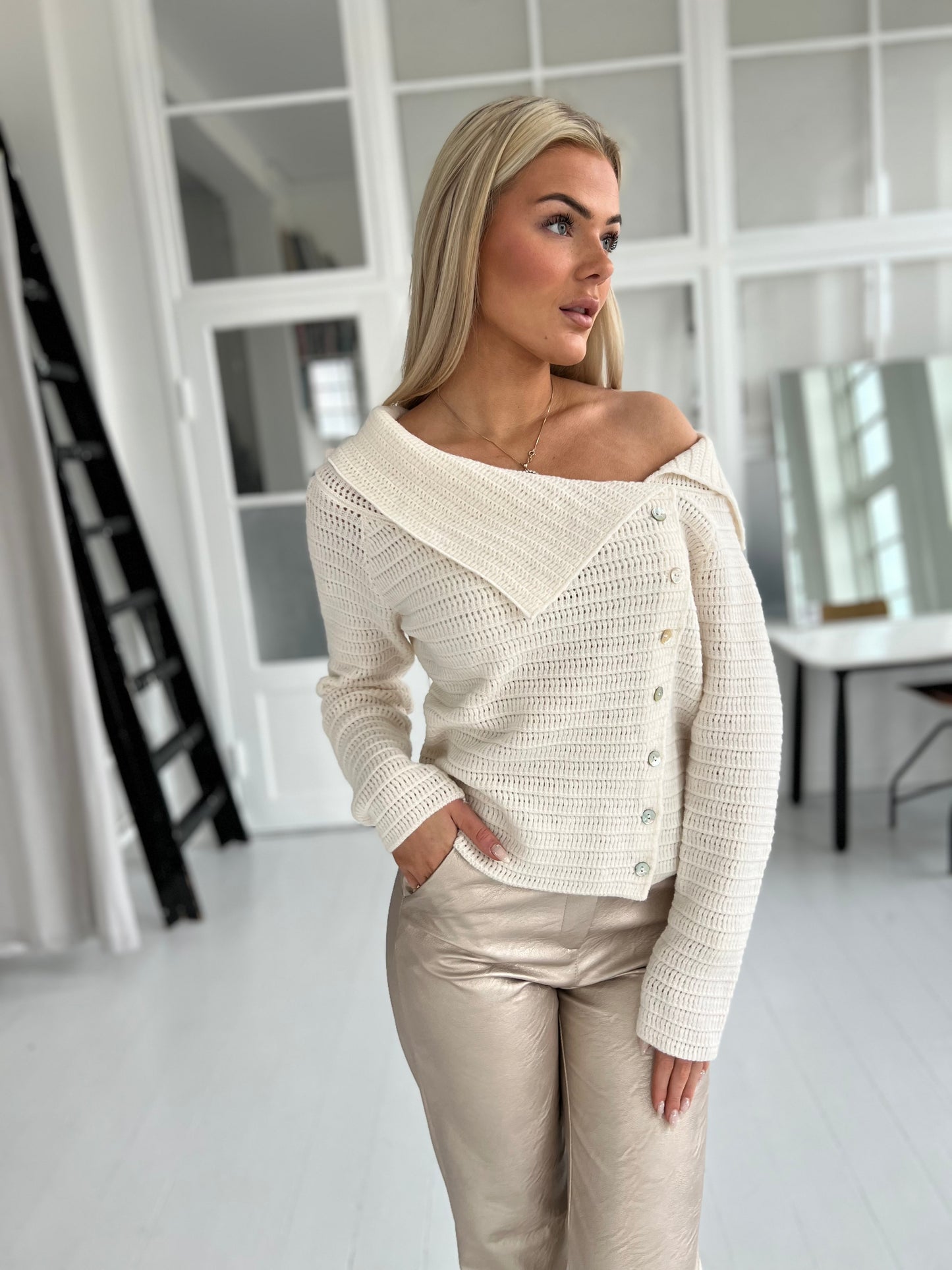 Azaka beige knit (9232)