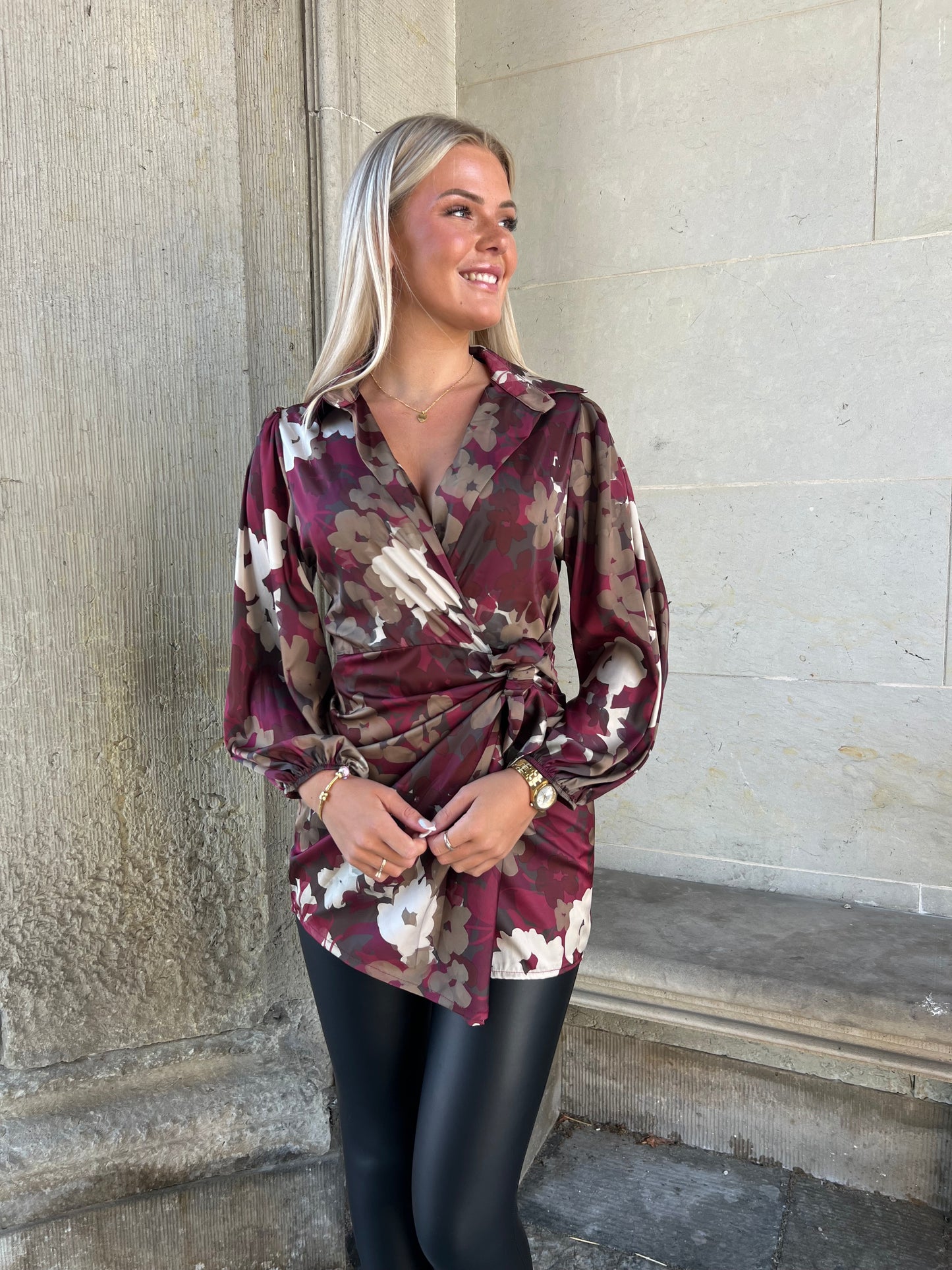 Bella bordeaux blouse