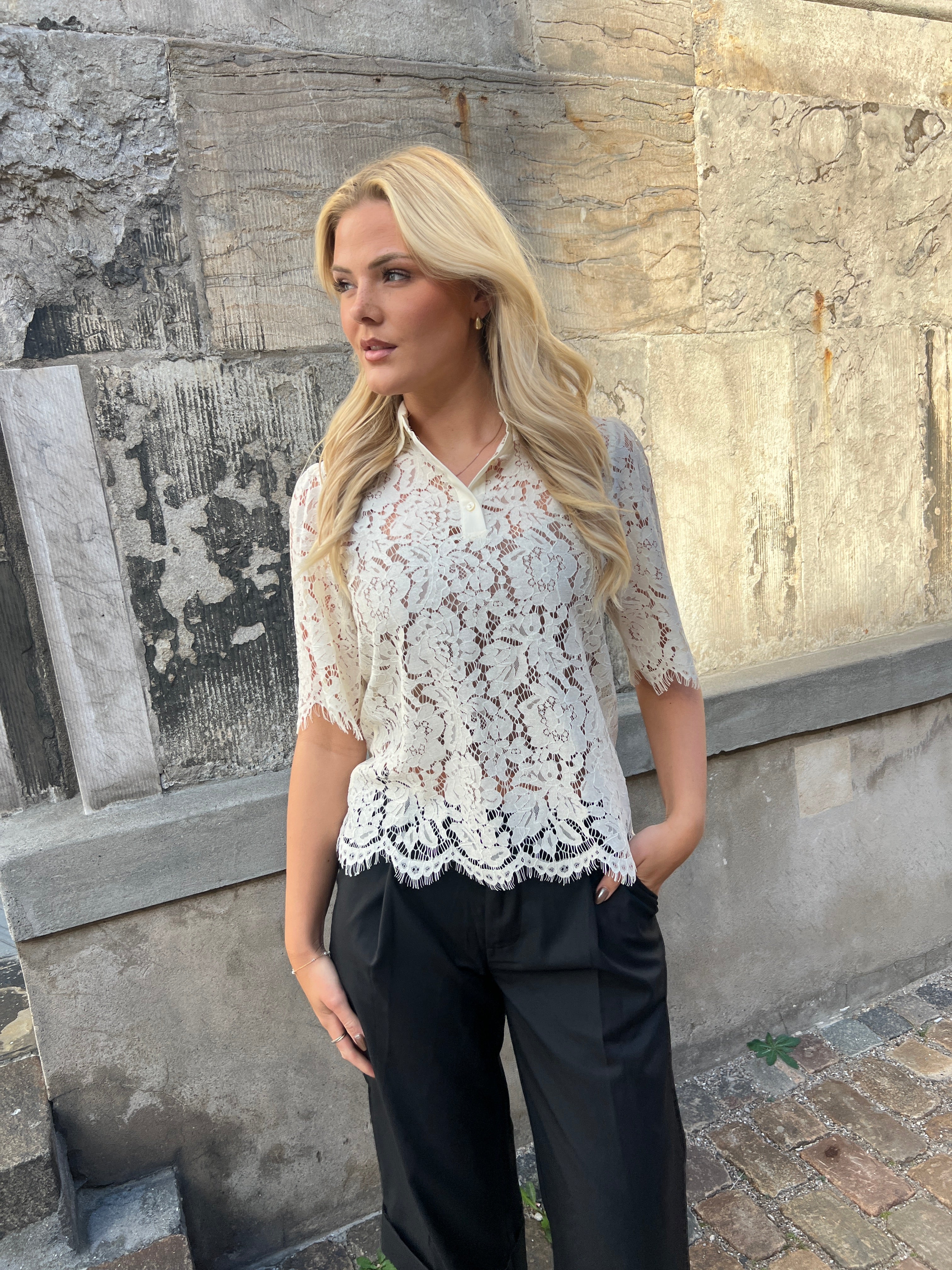 Continue blonde skjorte i creme - Åberg Copenhagen 