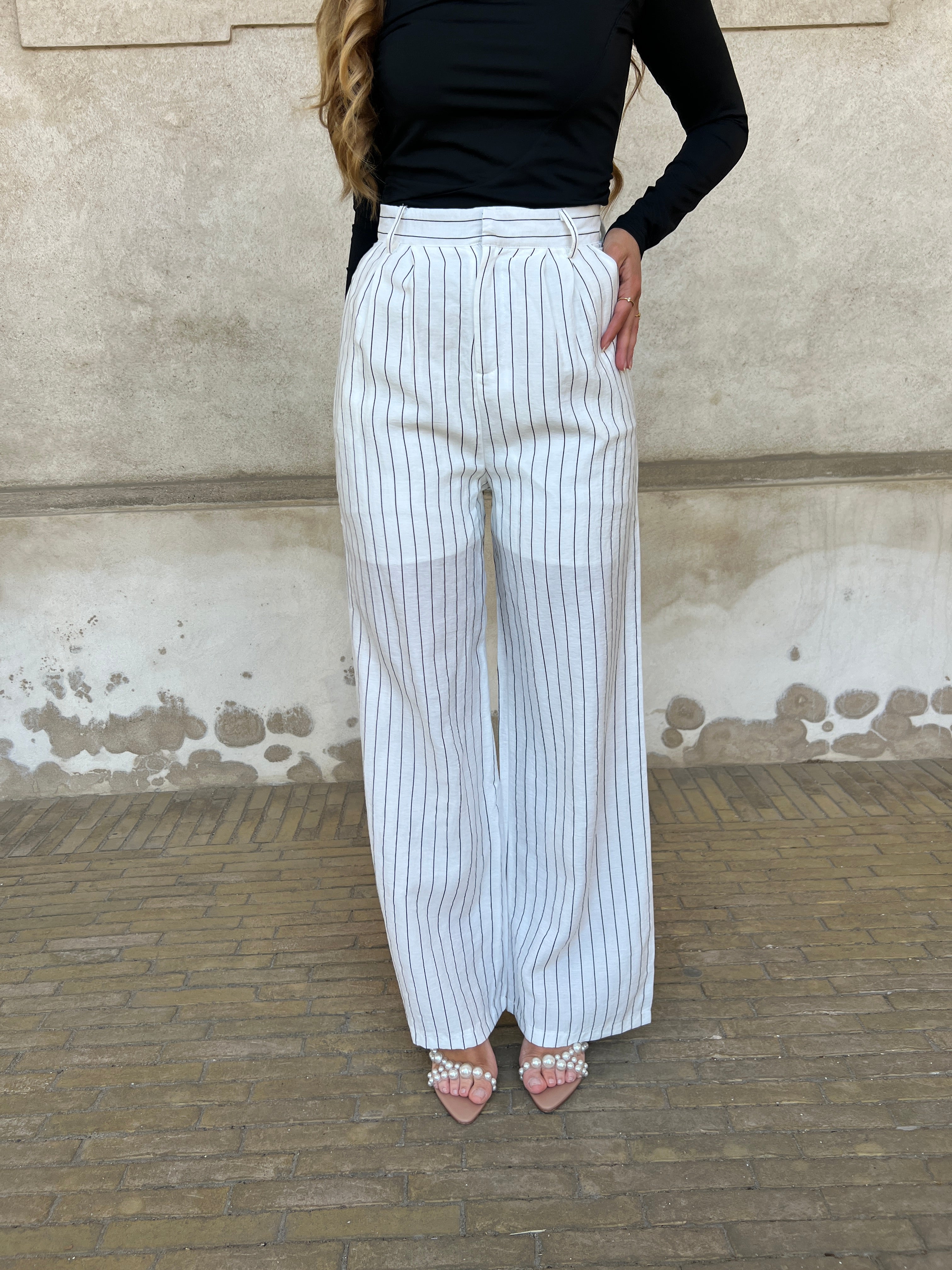 Elli white striped linen pants fra webshoppen Aaberg Copenhagen