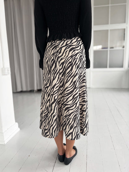 Rosy zebra skirt