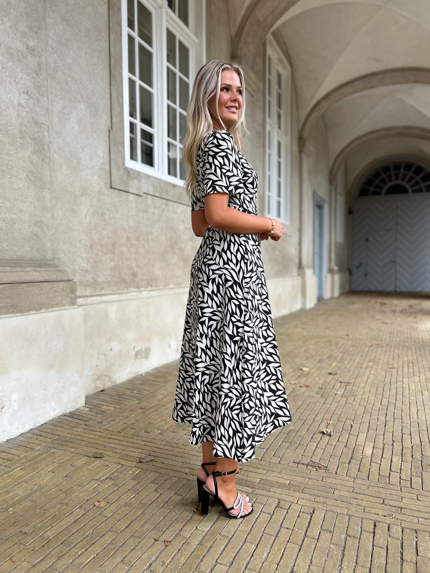 Majolica black and beige wrap dress (9104)-kjole-Åberg CPH-Åberg Copenhagen DK