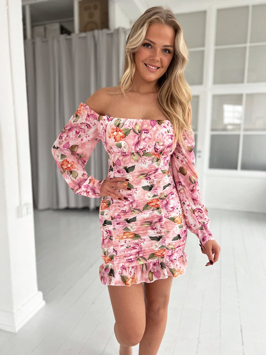 Loriane lyserød blomstret kjole (6464)