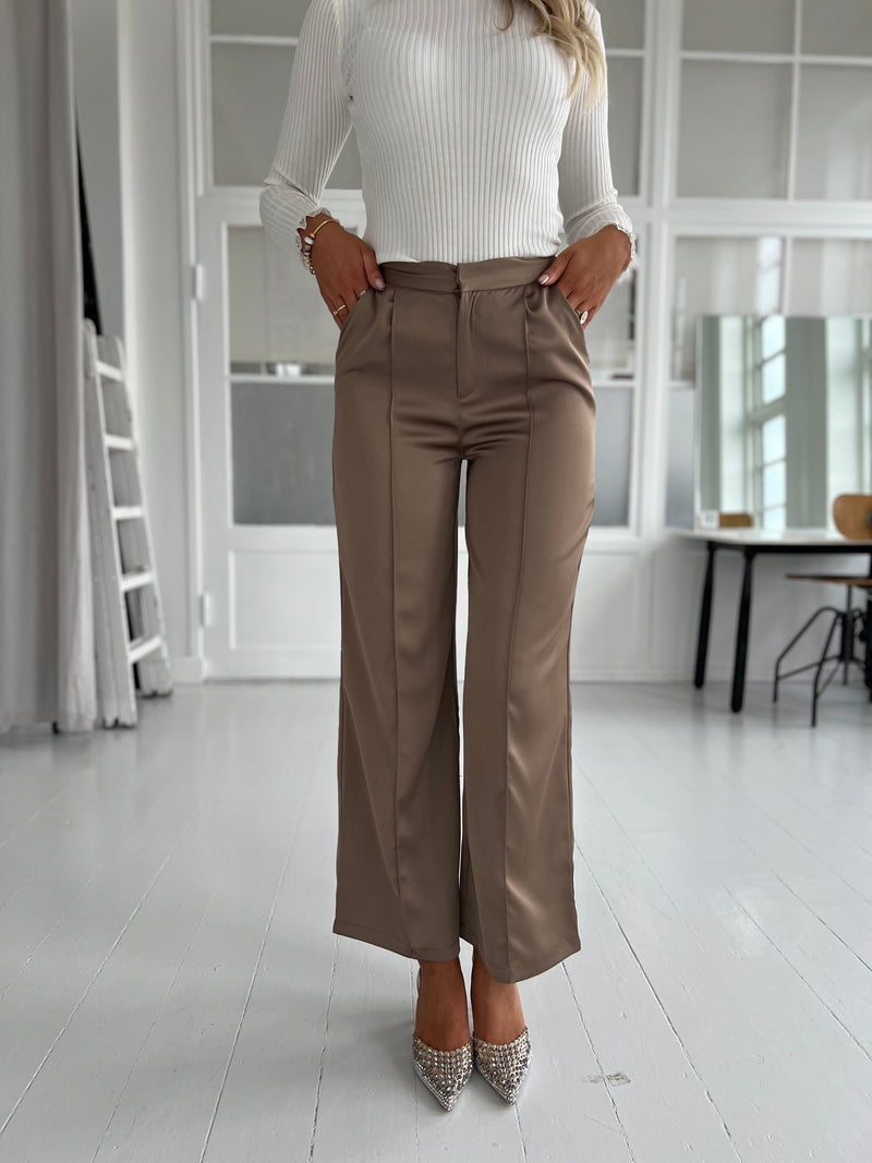 Eight paris satin pants (8202) - Set forfra - fra webshoppen Aaberg Copenhagen