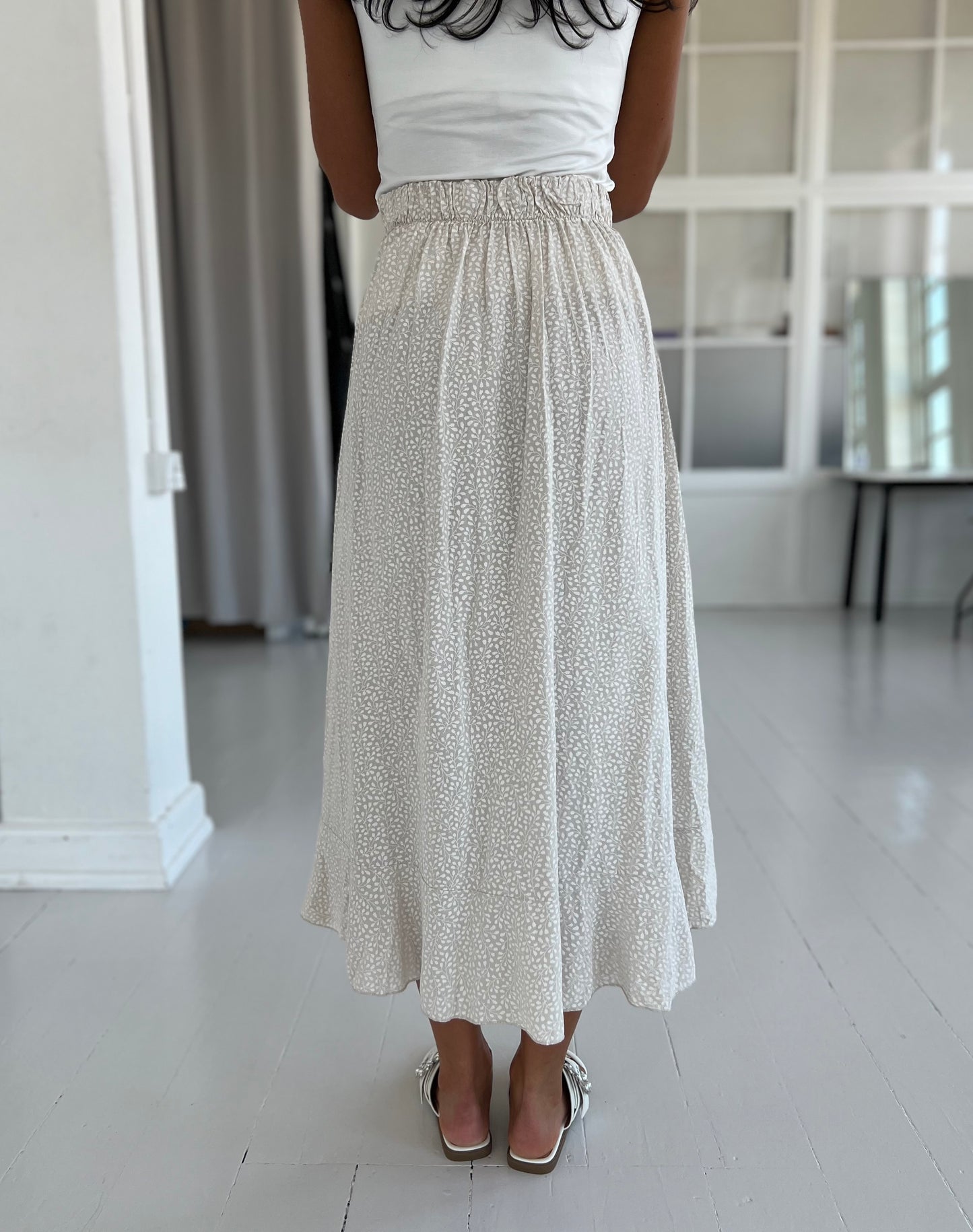 Elle beige wrap skirt (424)