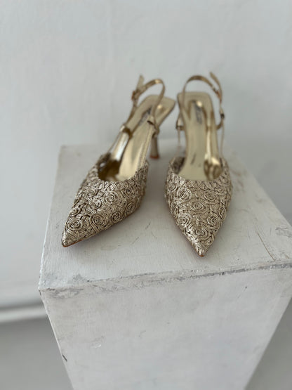 Anoushka golden heel (218)