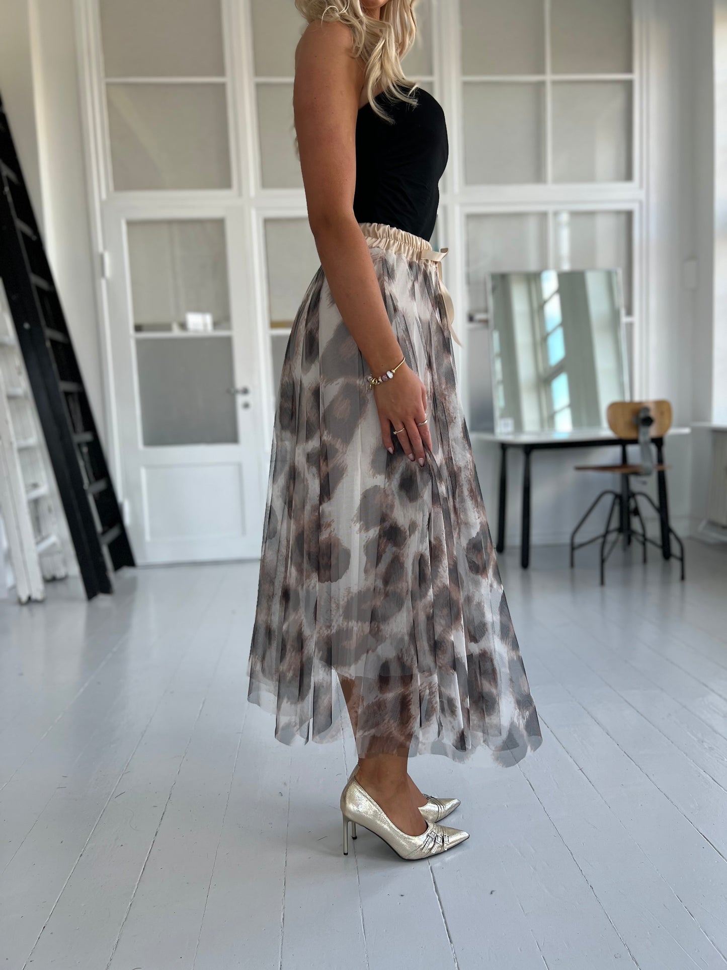 Rose W beige leopard tulle skirt