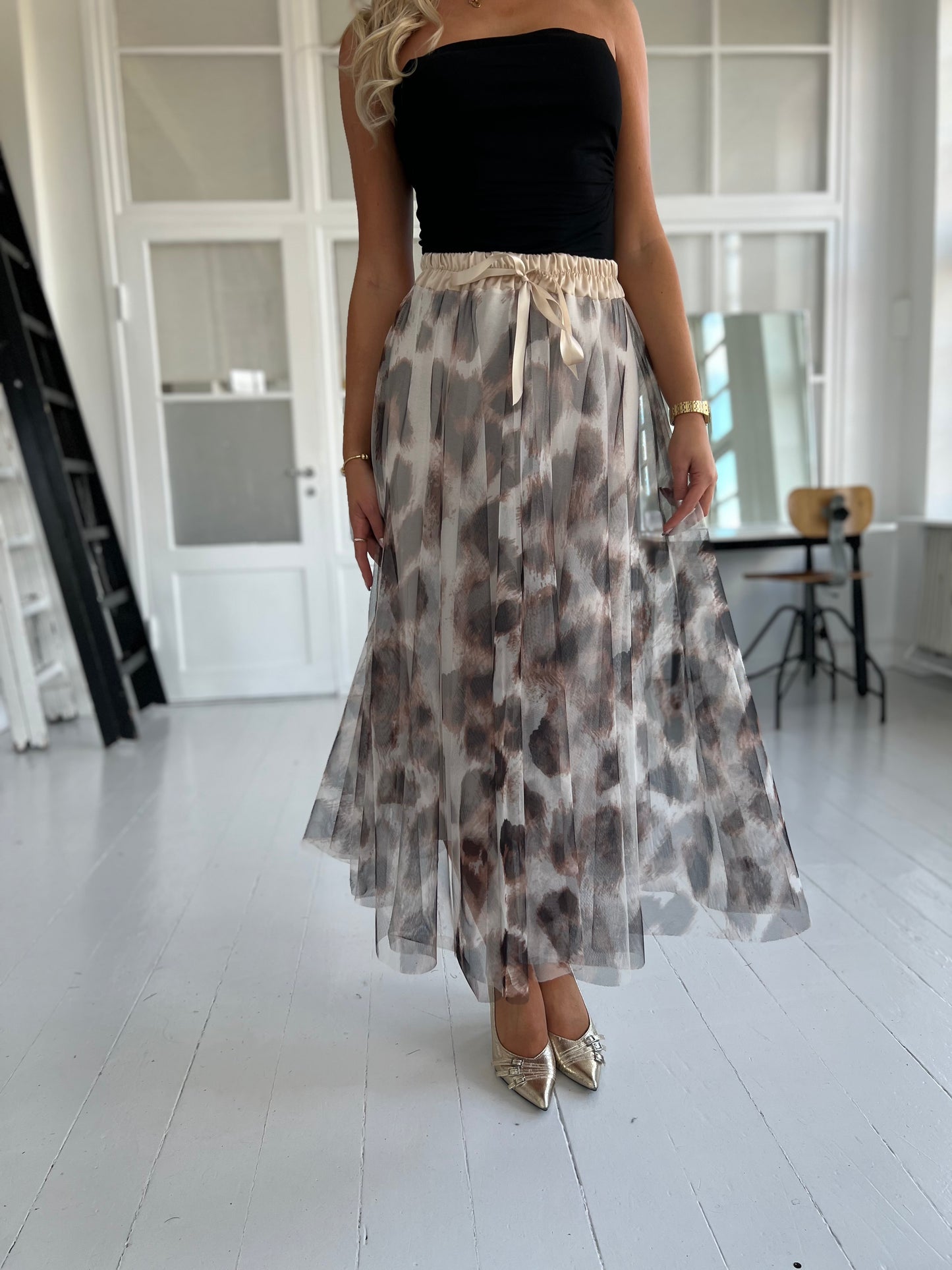 Rose W beige leopard tulle skirt