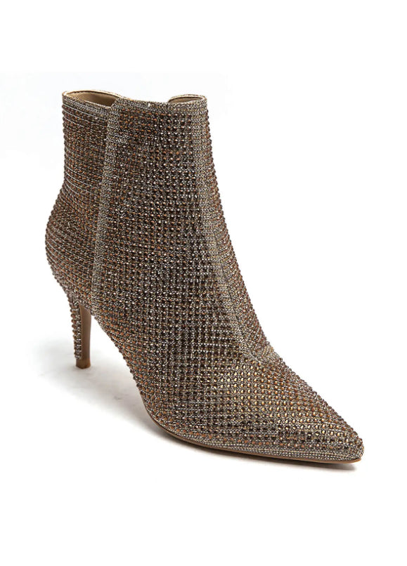 Model i Marquiz brown rhinestone heel fra webshoppen Aaberg Copenhagen