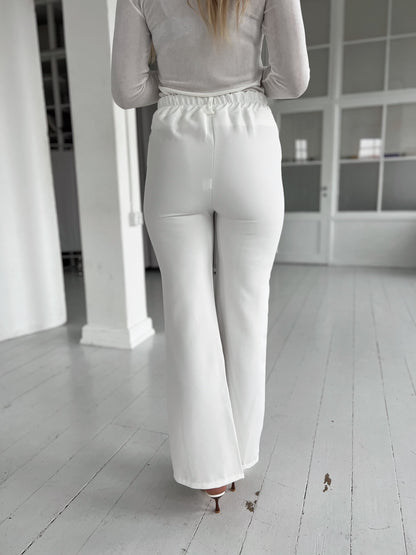 Rosy white pants