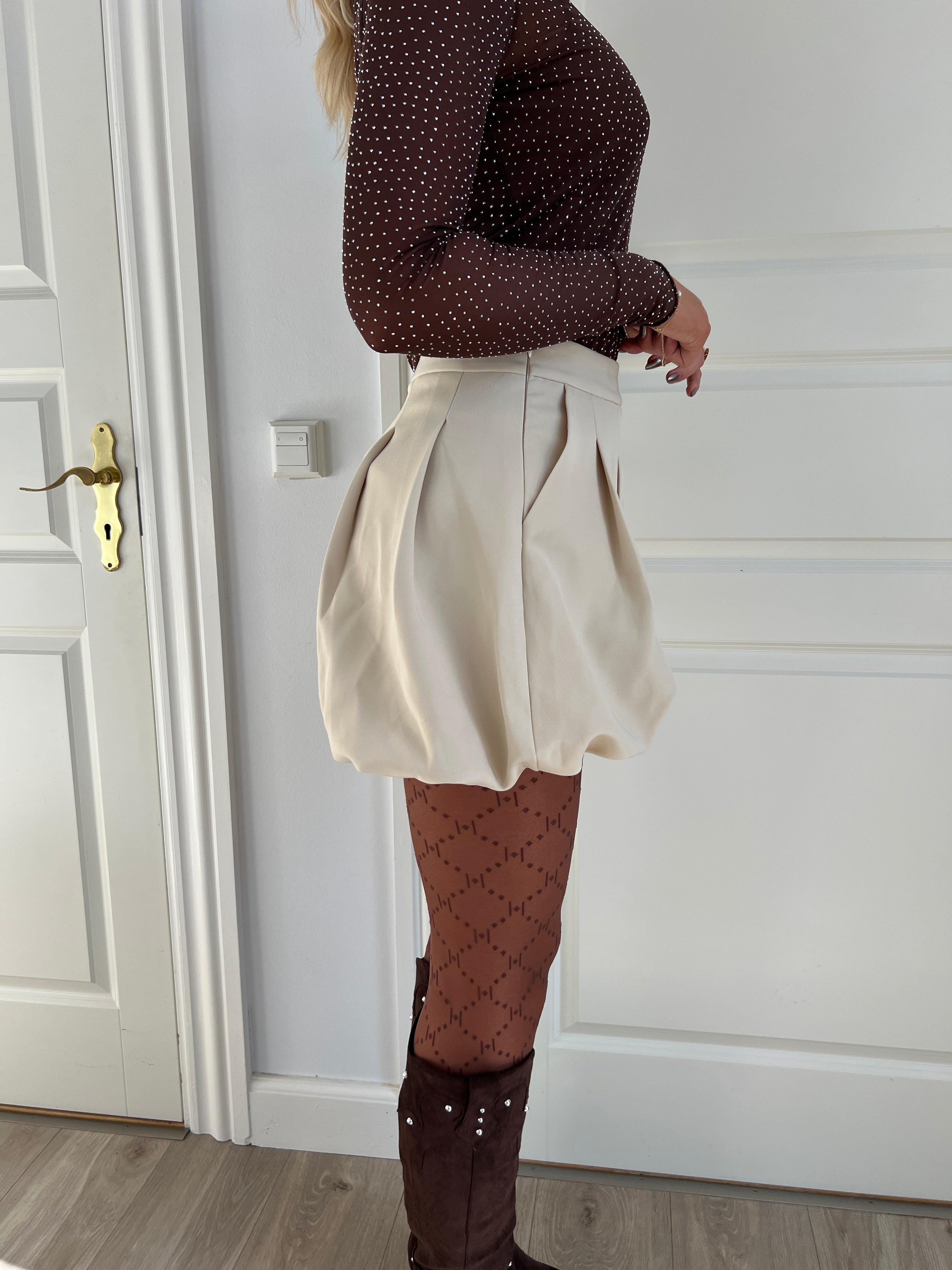 Elli white balloon skirt beige - Åberg Copenhagen