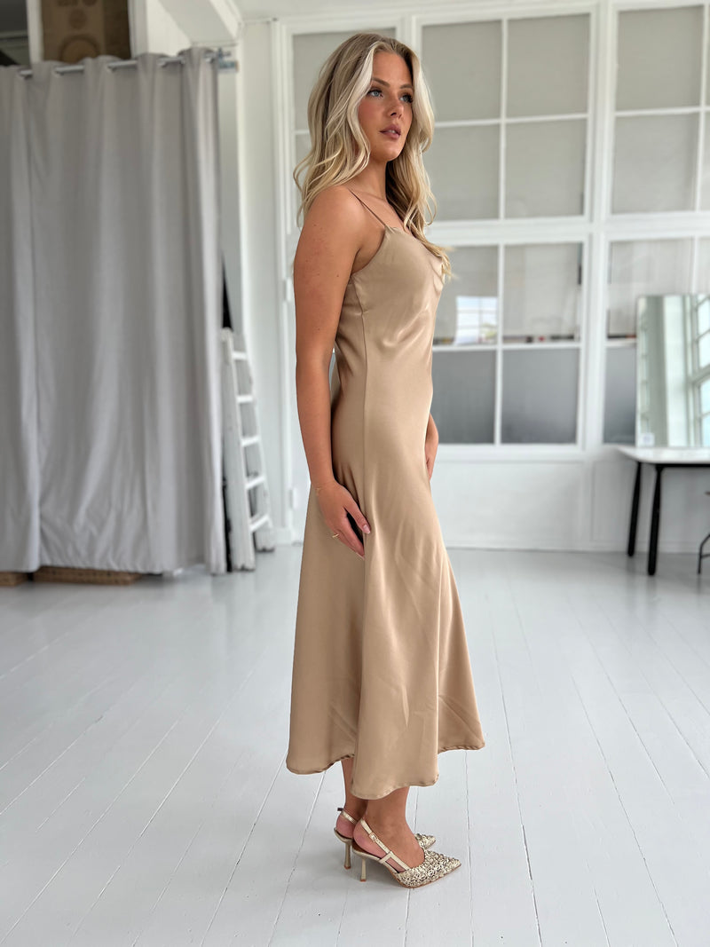 Rose W champagne dress-kjole-Åberg CPH-Onesize-Åberg Copenhagen DK