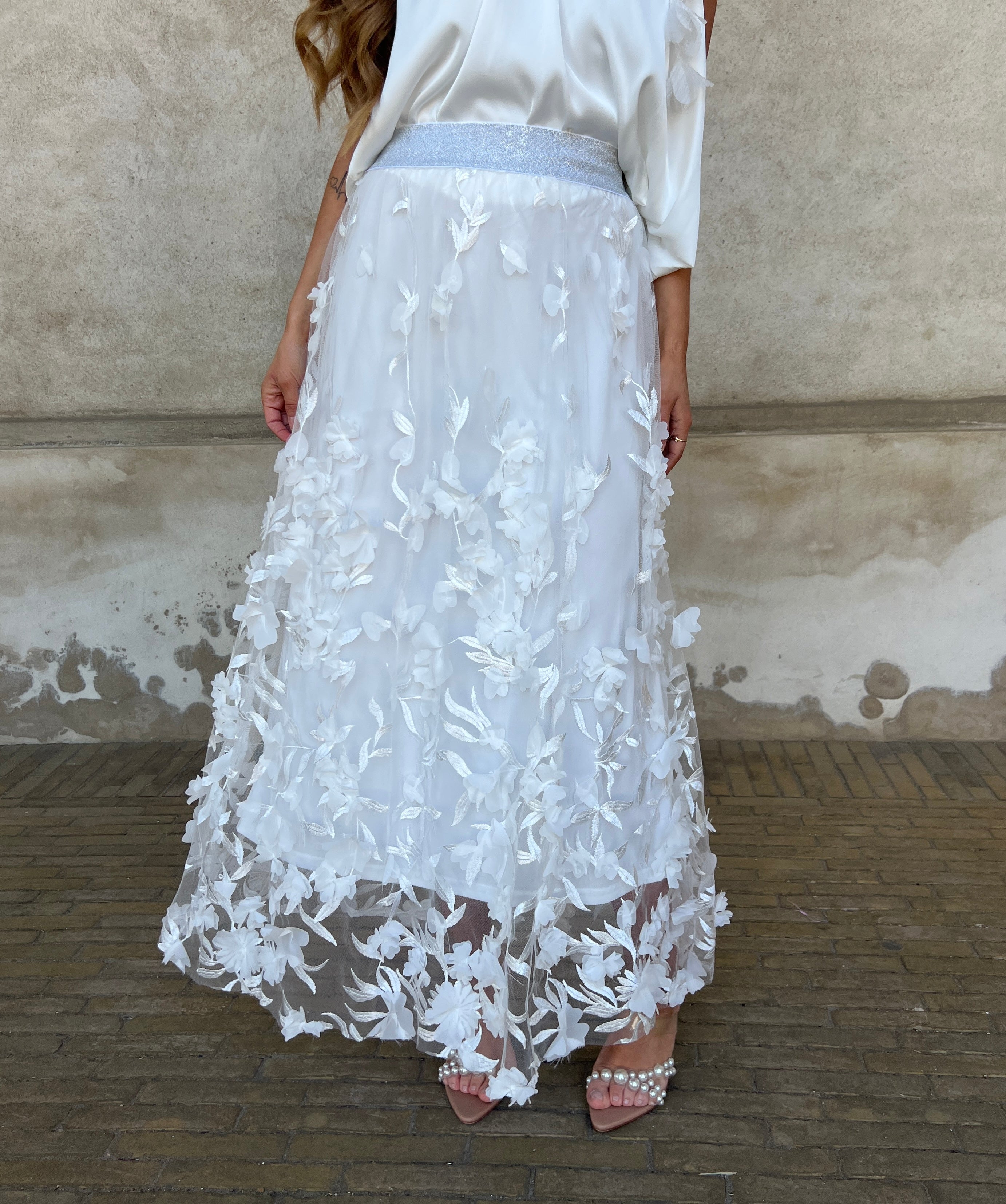 Elli white blossom skirt