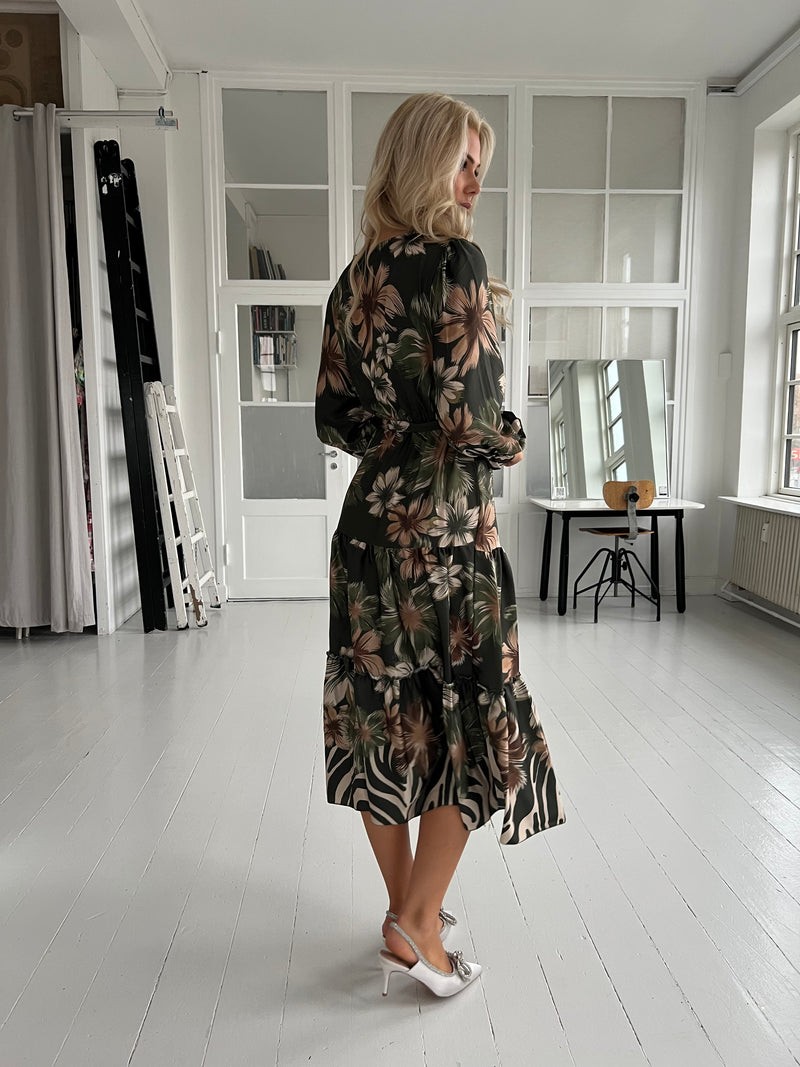 Bianca green flower dress-kjole-Aaberg Copenhagen