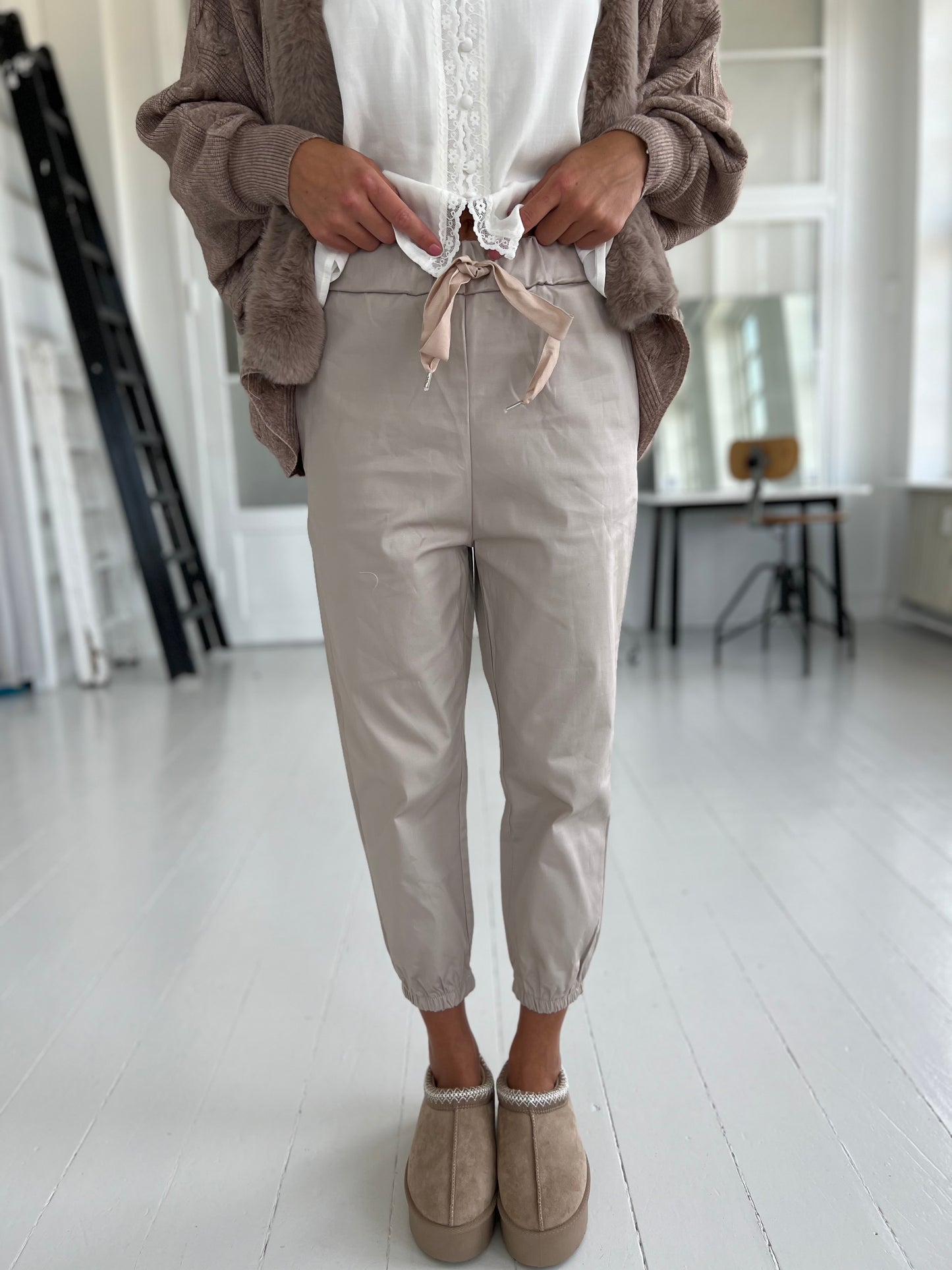 Mondial beige pants