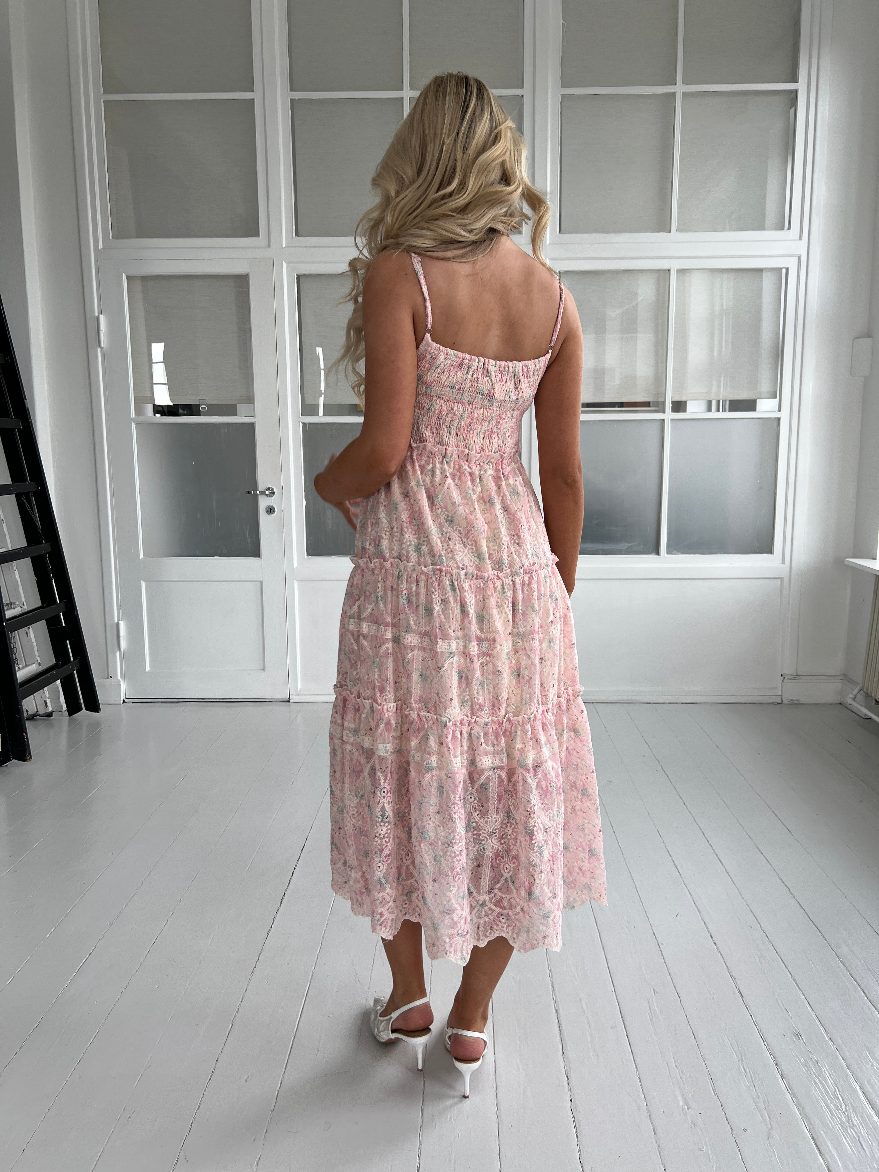 Its may pink flower dress
