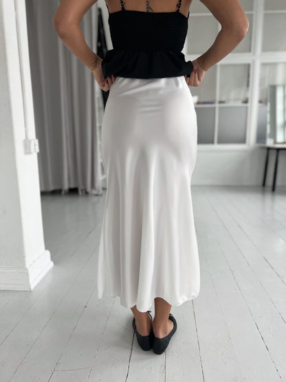 Rosy white satin skirt