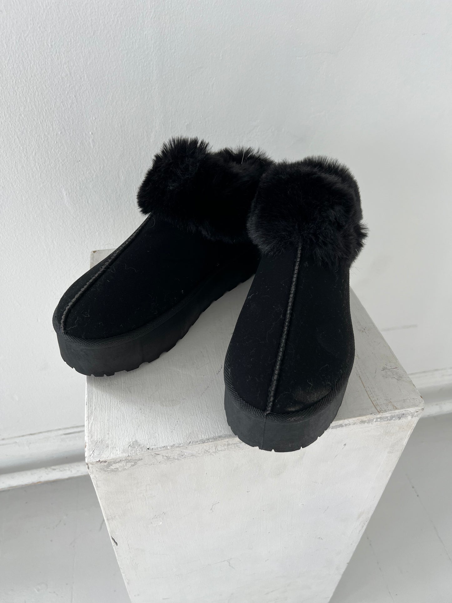 Marquiss black teddy shoe (8907)