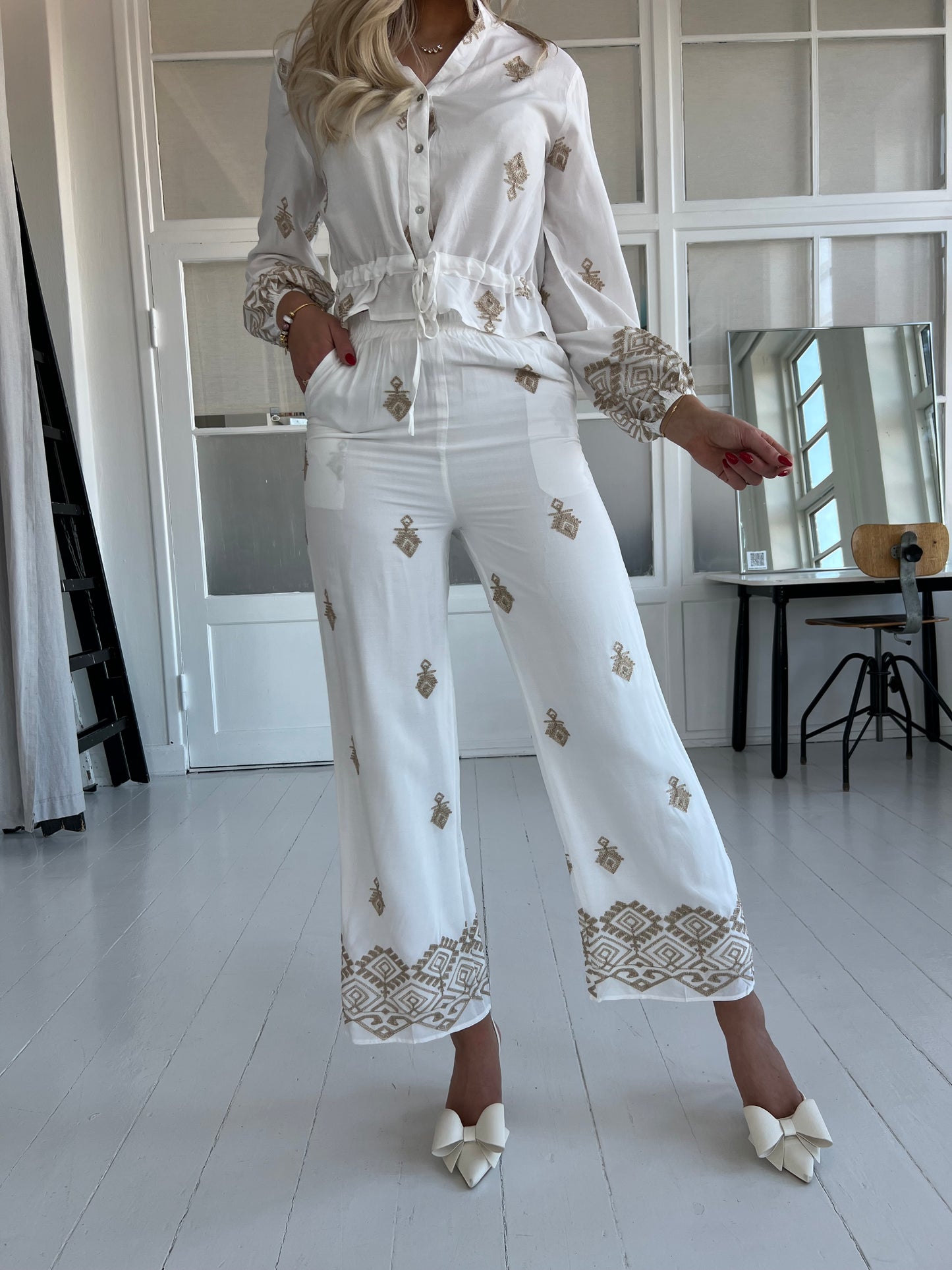 Exquiss White/gold pants (556)