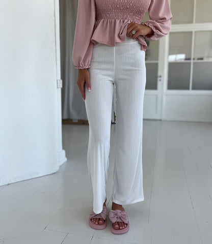 Emma hvide bukser fra webshoppen Aaberg Copenhagen