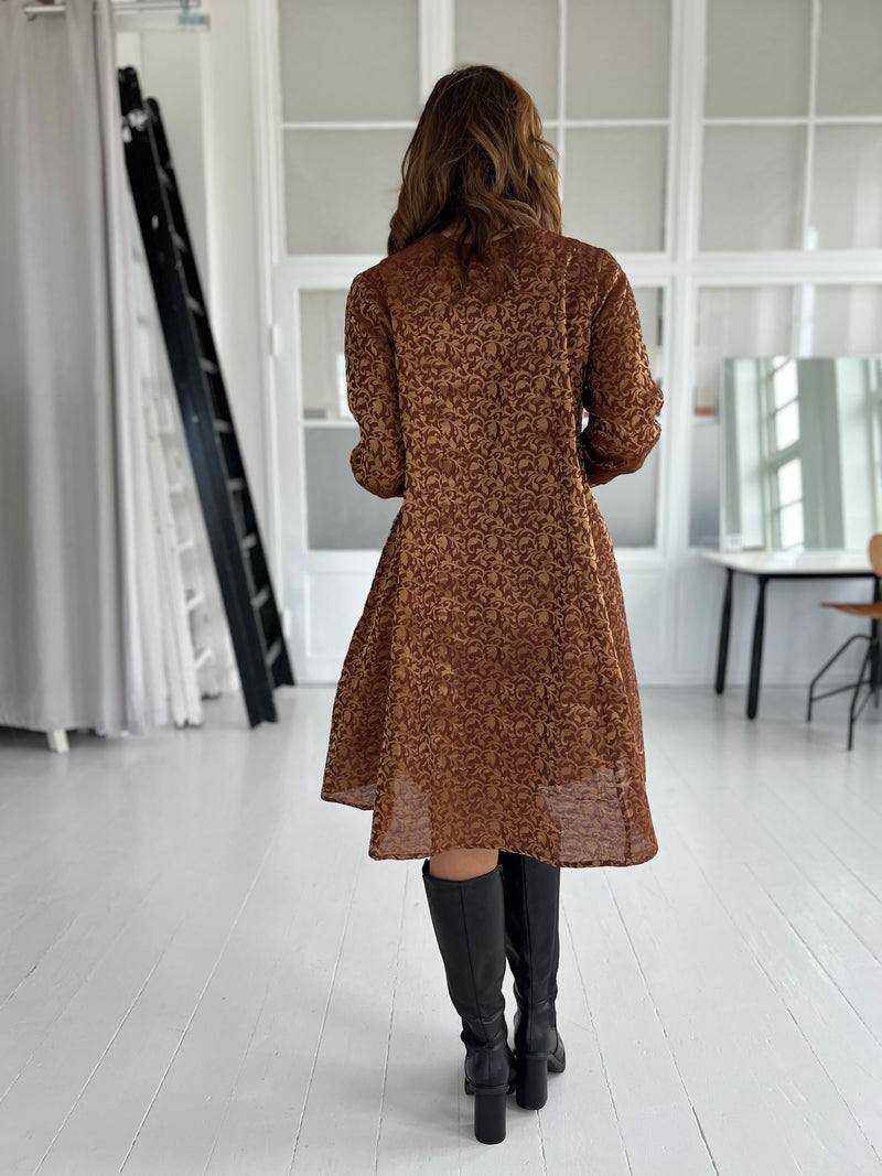 Gaspar bow brocade dress (7707)-kjole-Aaberg Copenhagen