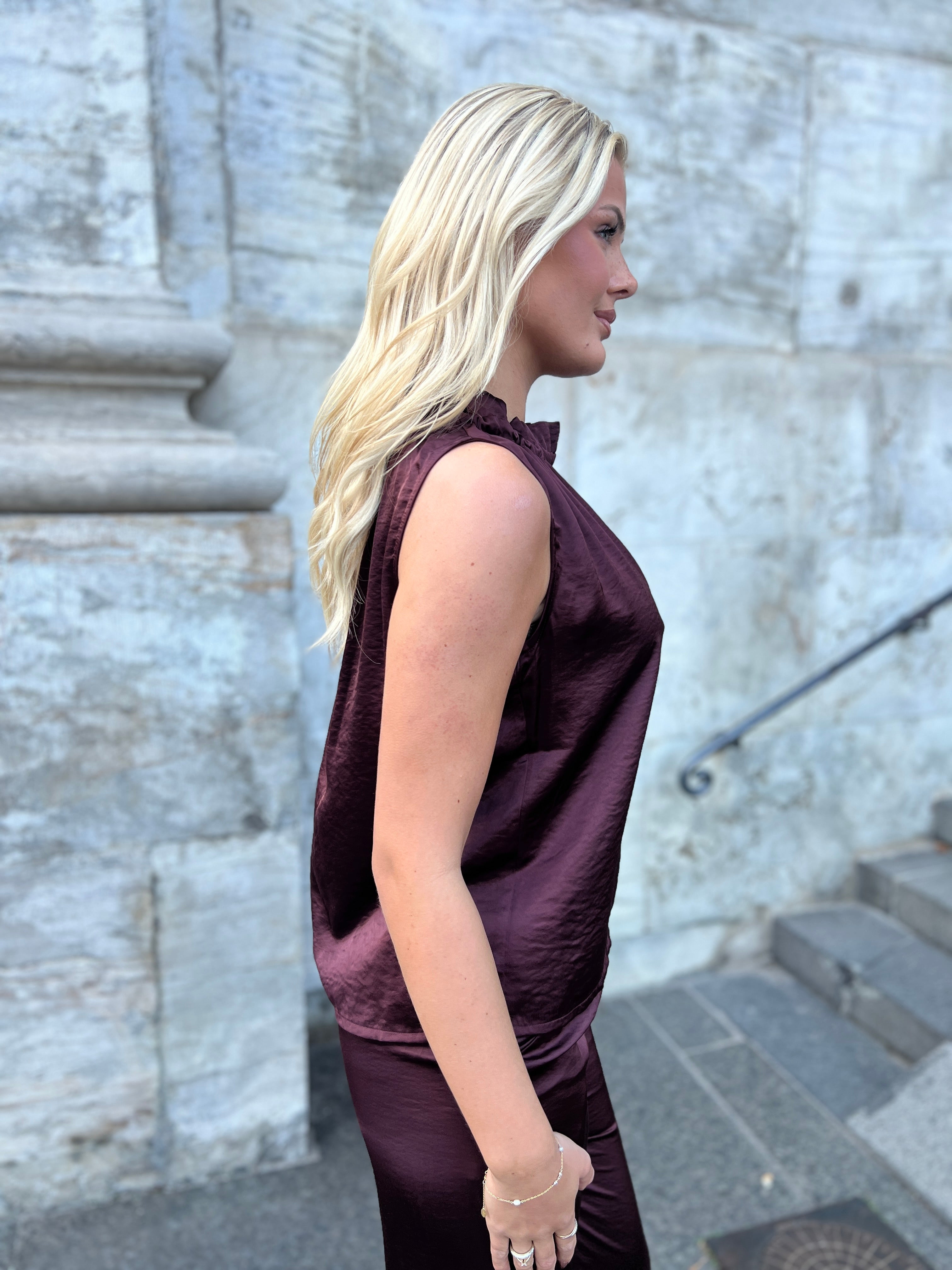 Continue satin top med bindbånd i nakken - Åberg Copenhagen